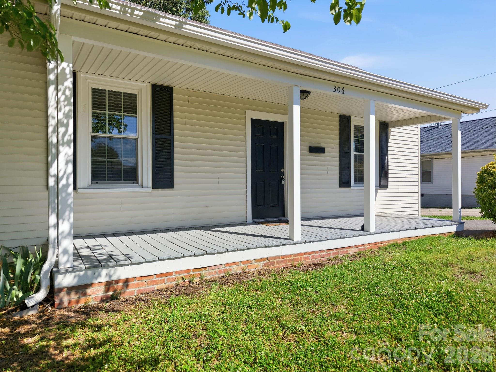 306 York Avenue Property Photo 4