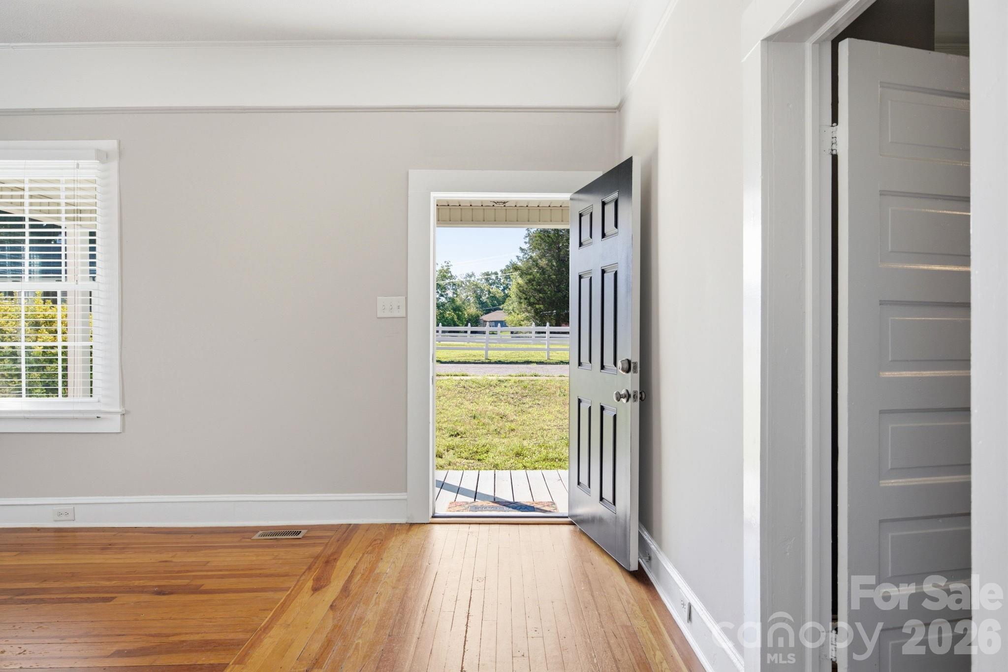 306 York Avenue Property Photo 7