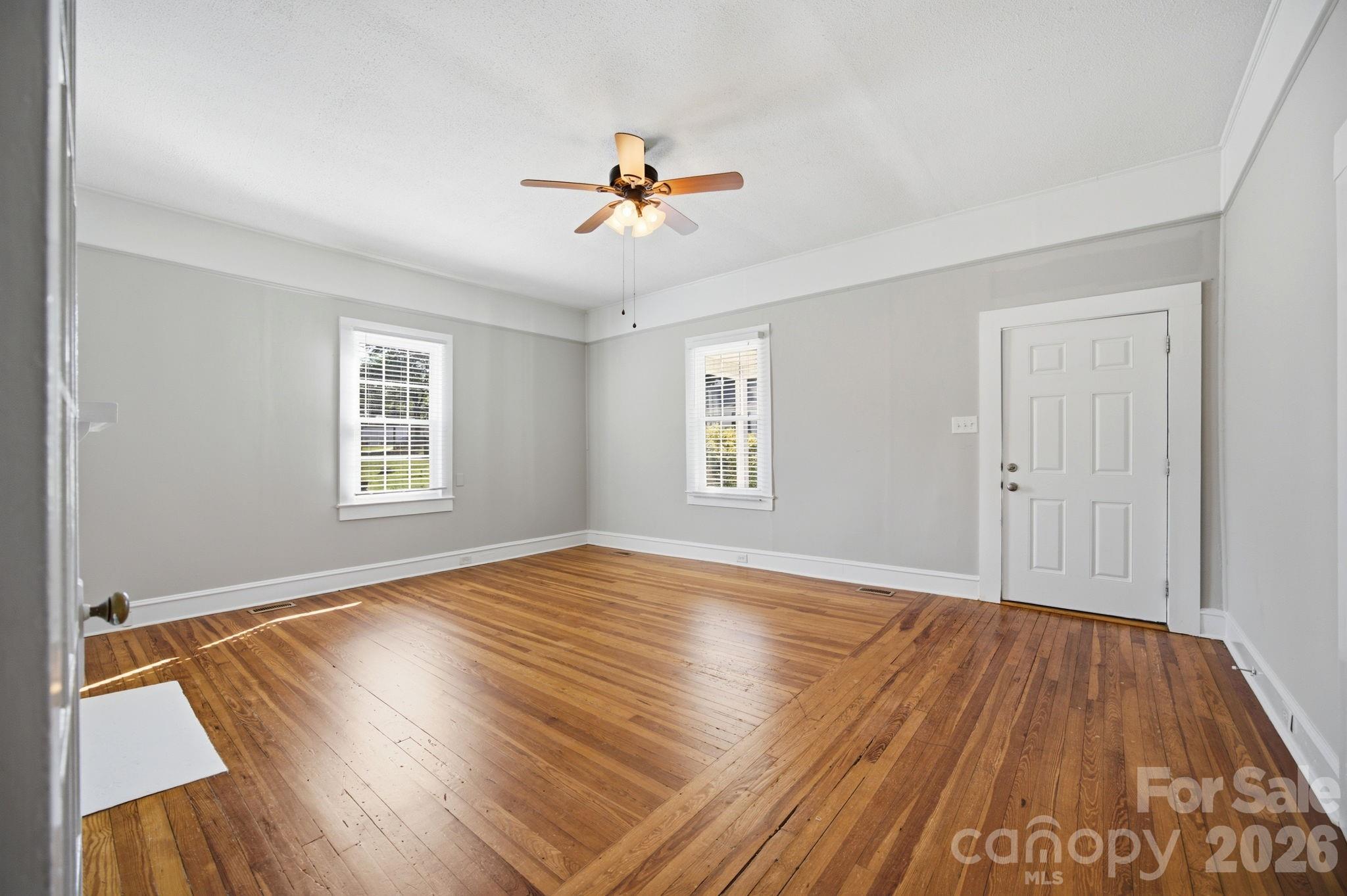 306 York Avenue Property Photo 10