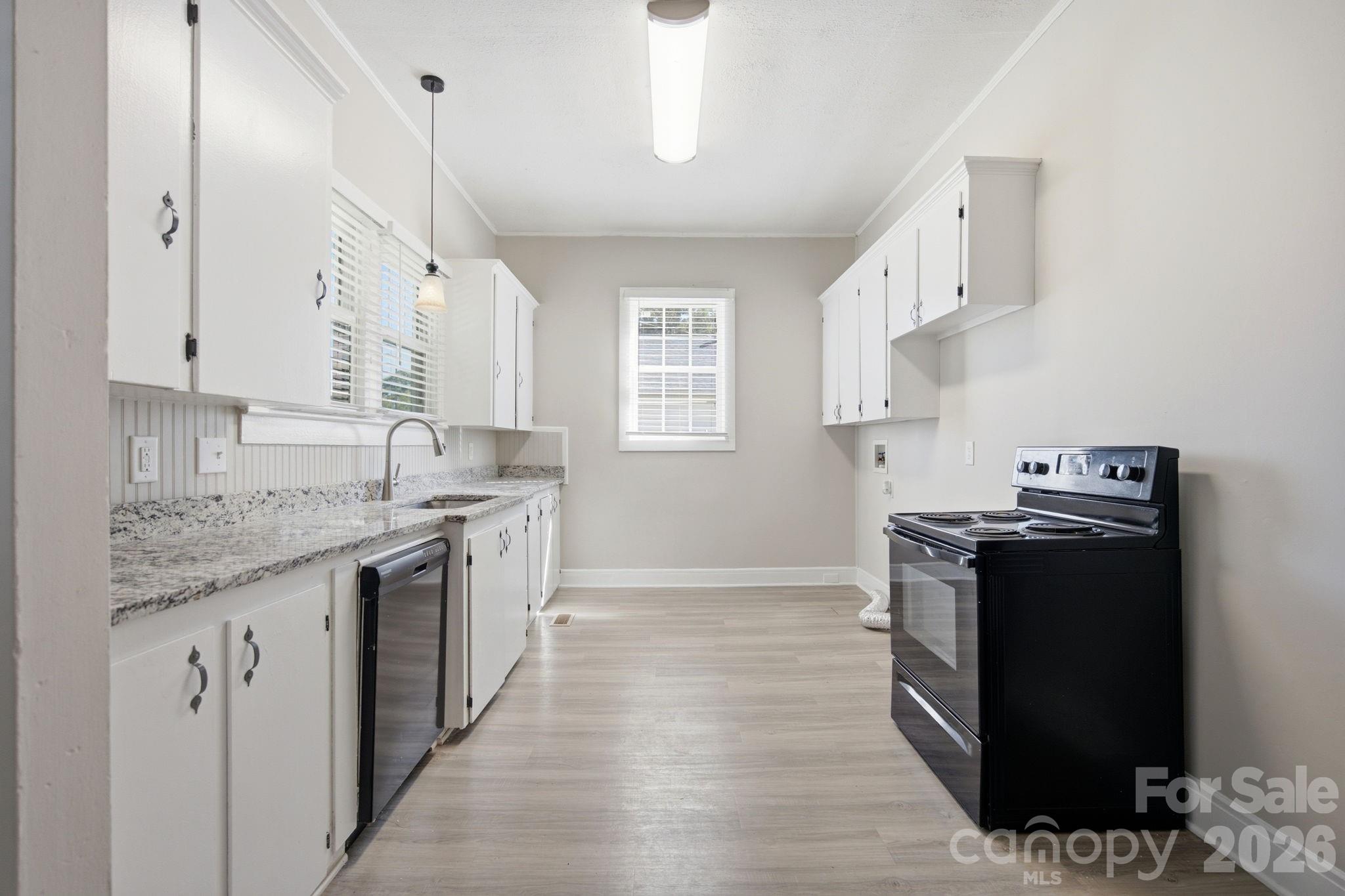 306 York Avenue Property Photo 12