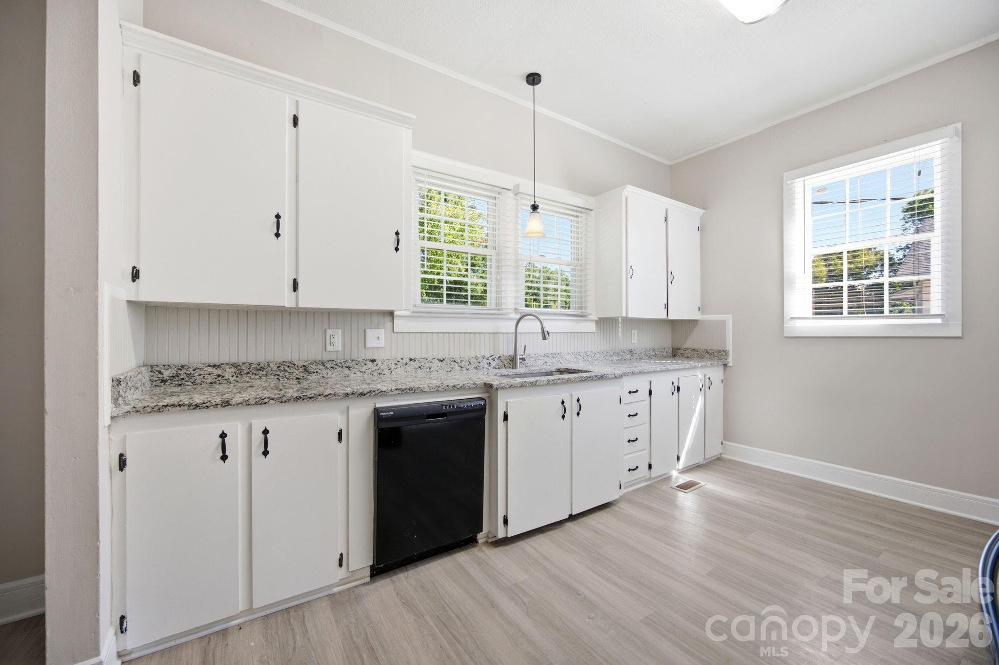 306 York Avenue Property Photo 13