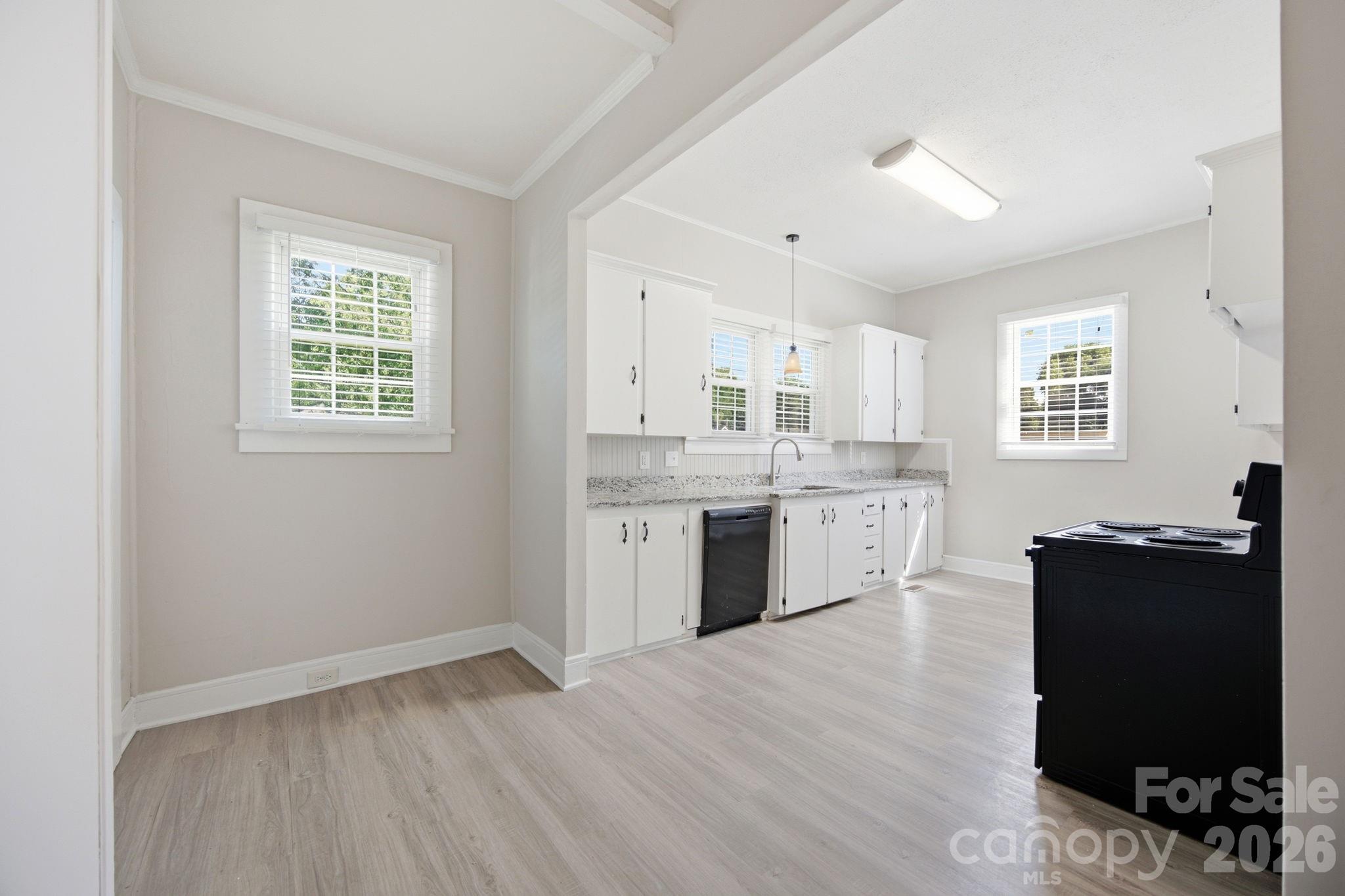 306 York Avenue Property Photo 15