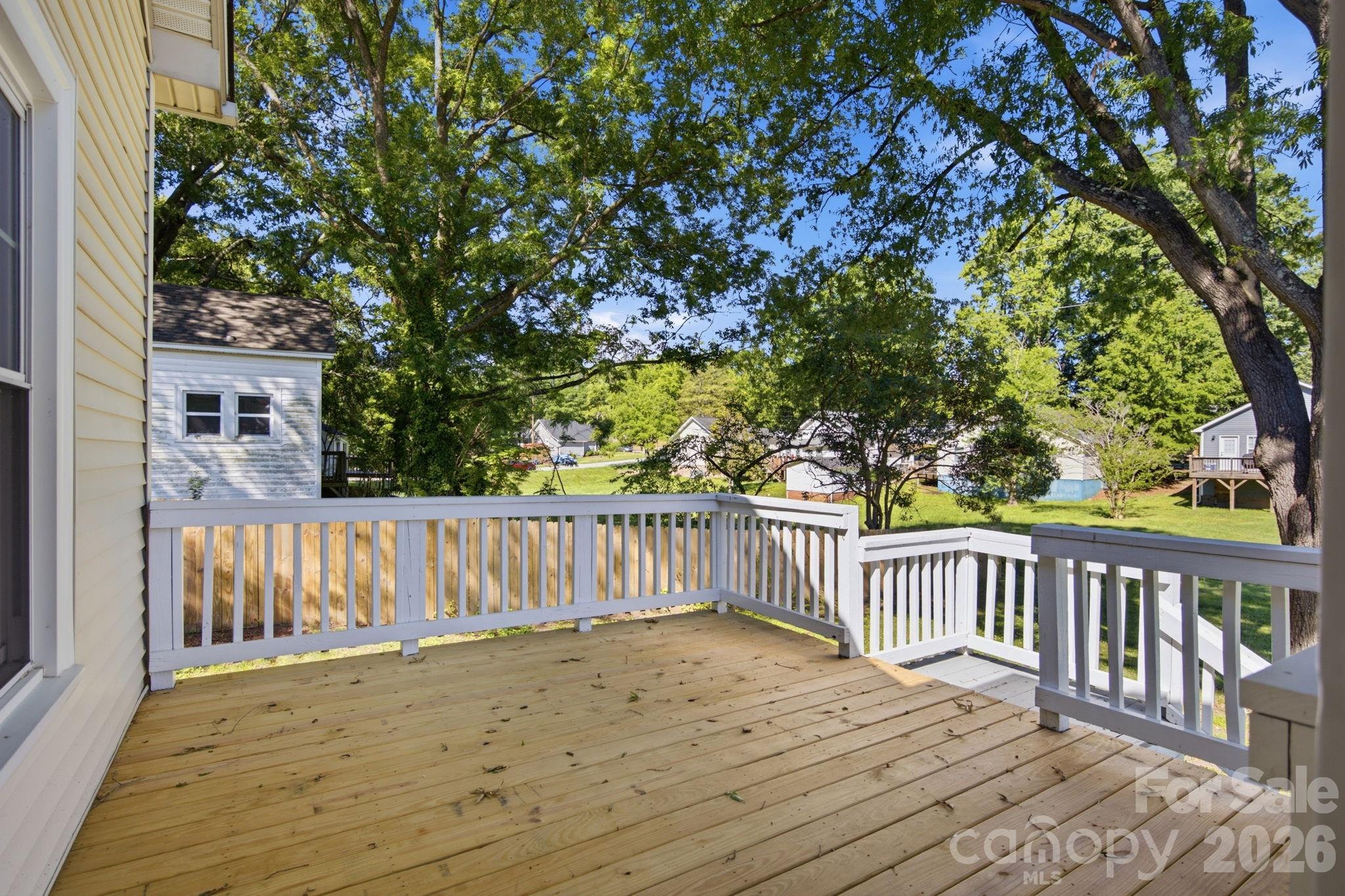 306 York Avenue Property Photo 24