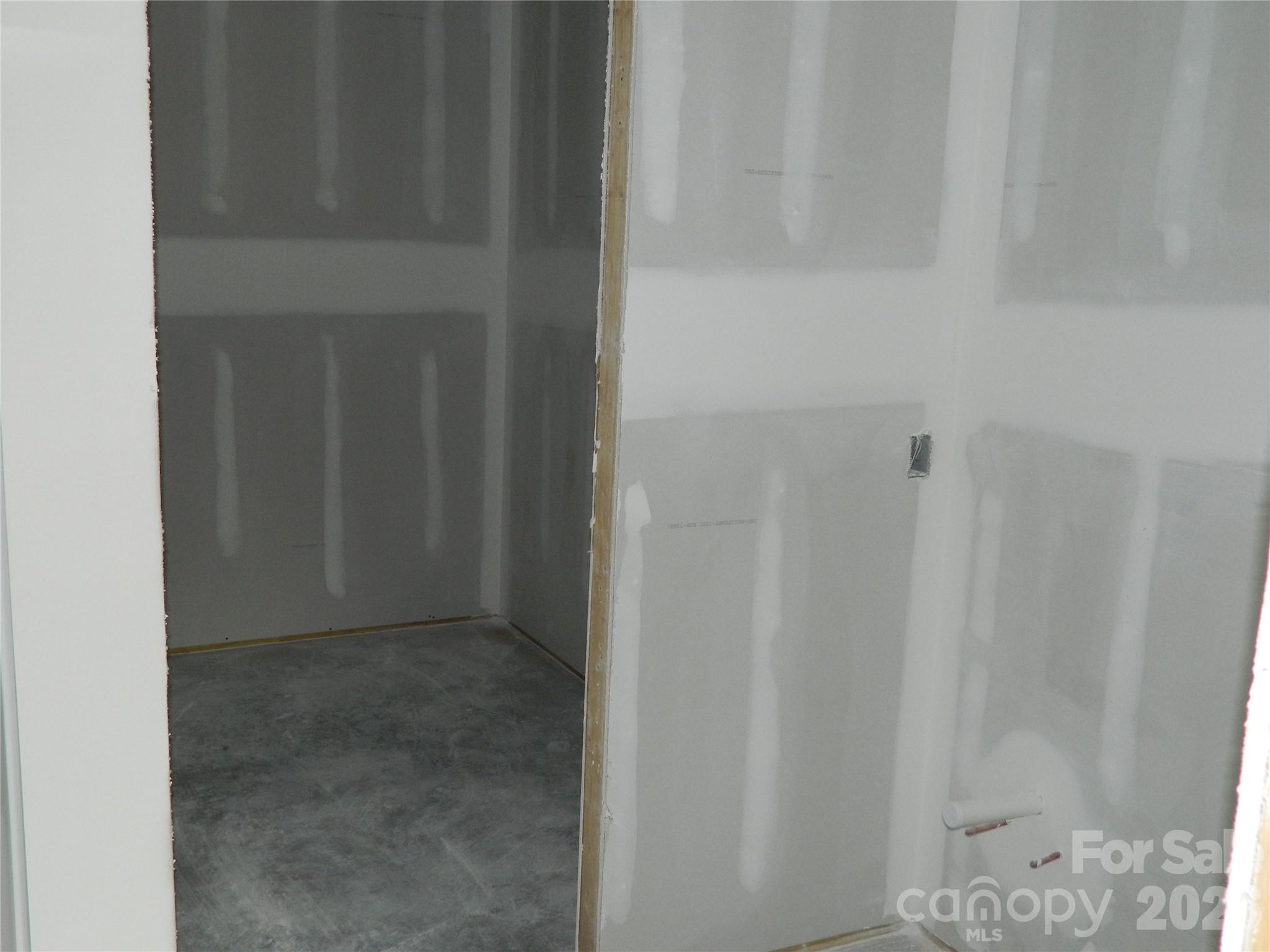 5096 Bloomfield Estates Property Photo 6