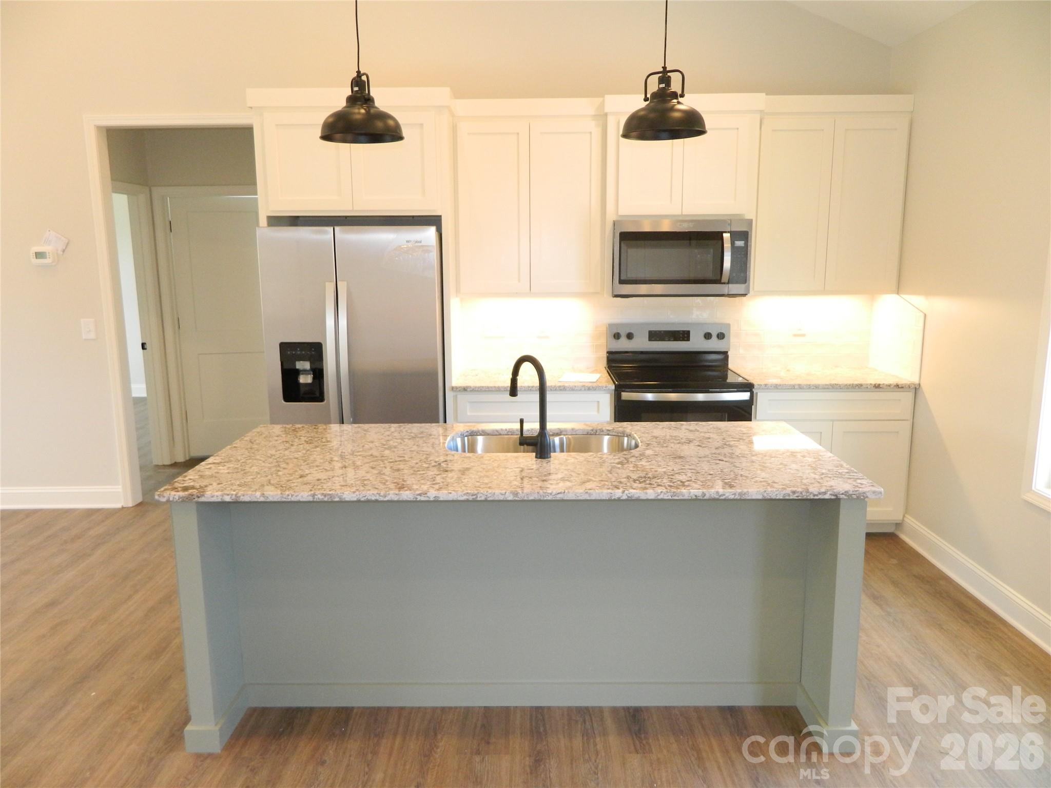 5096 Bloomfield Estates Property Photo 6