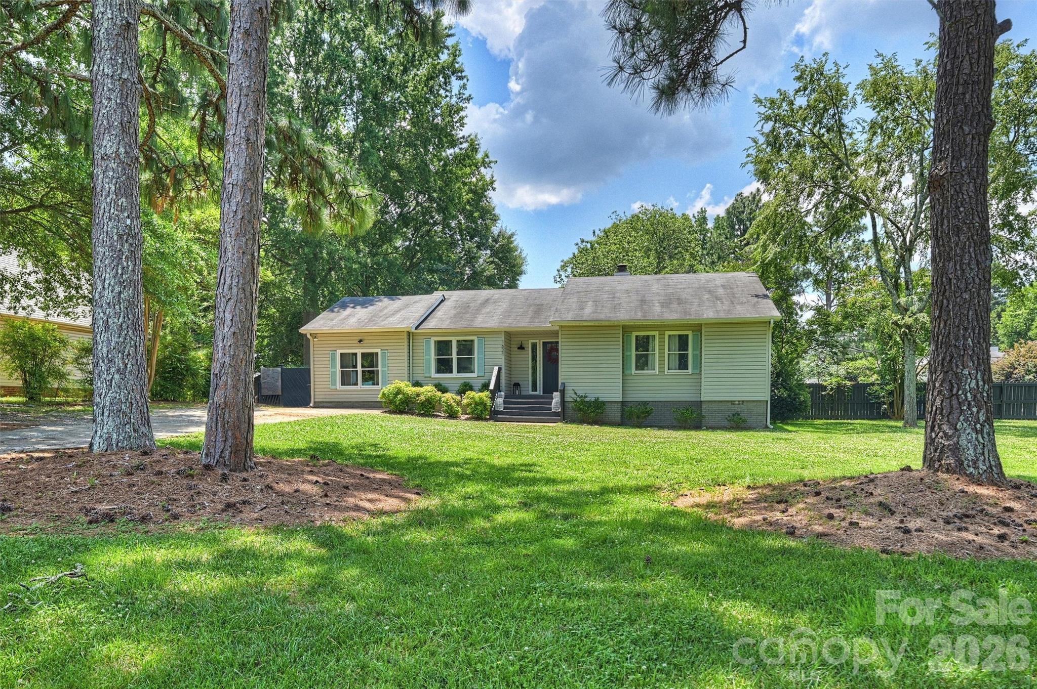 1621 Brook Drive Property Photo 2