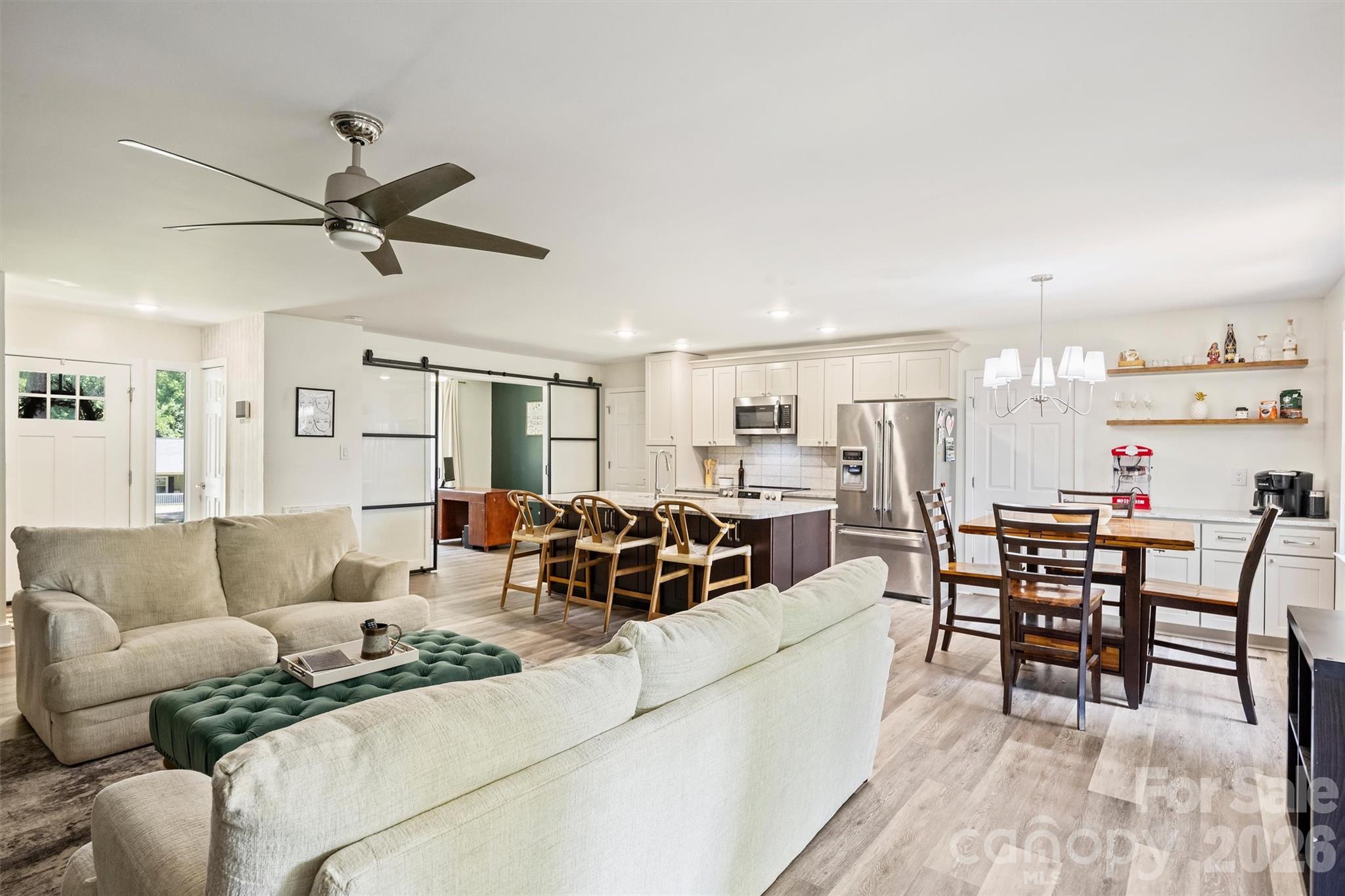 1621 Brook Drive Property Photo 10