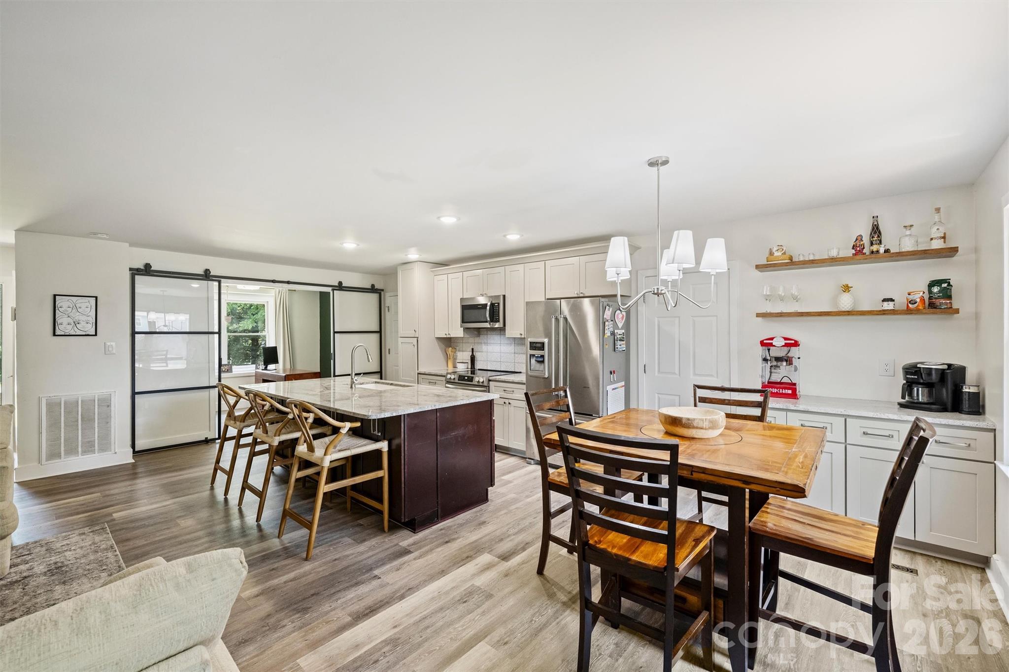 1621 Brook Drive Property Photo 15