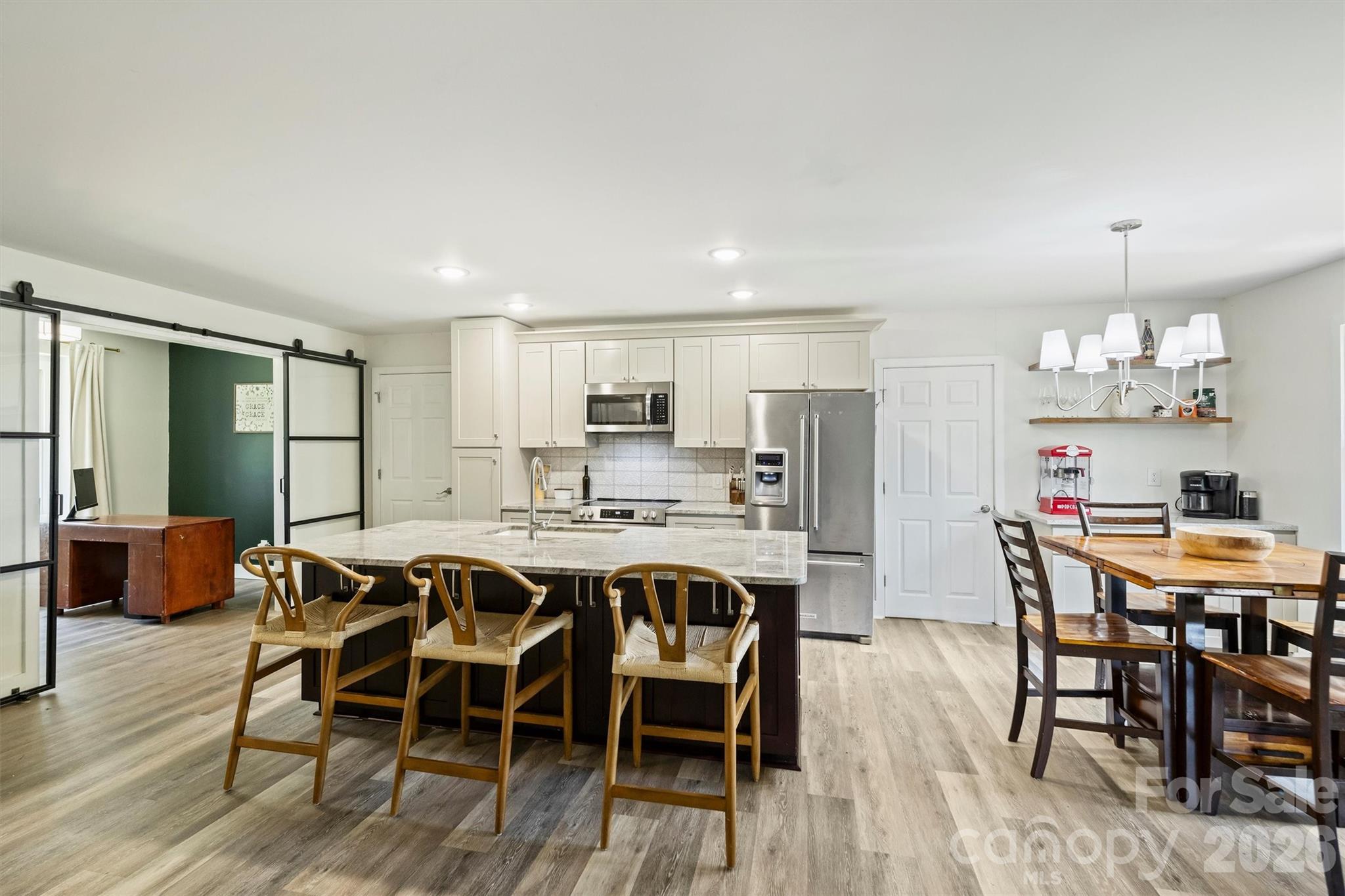 1621 Brook Drive Property Photo 18