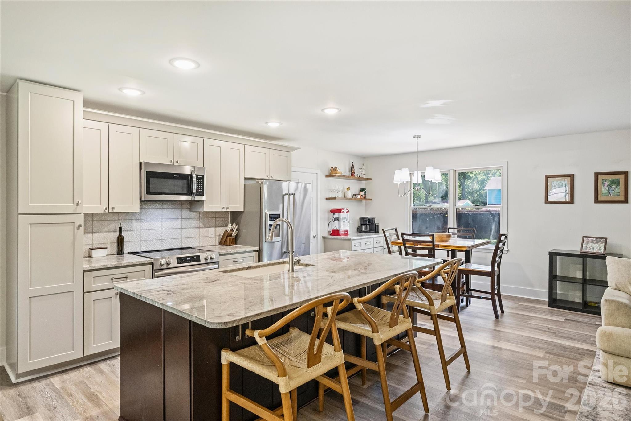 1621 Brook Drive Property Photo 19