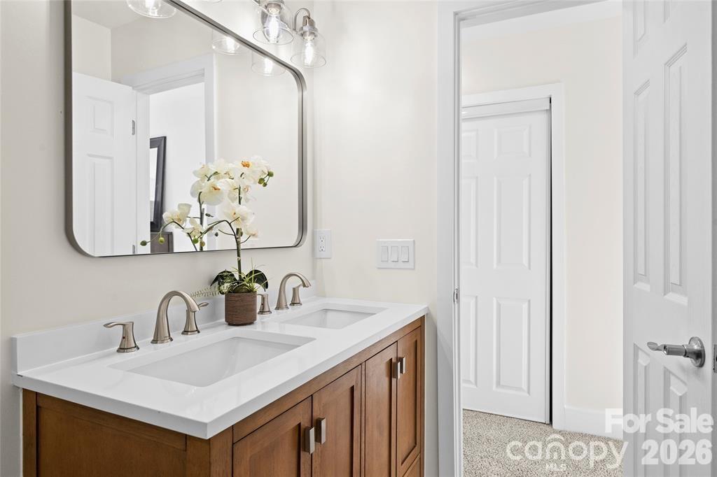 1621 Brook Drive Property Photo 32