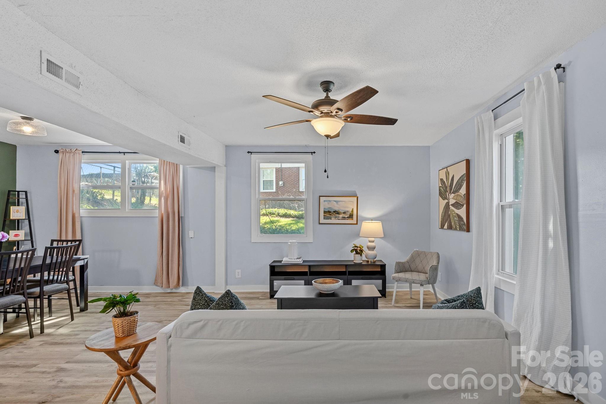 5662 Coulee Place Property Photo 3