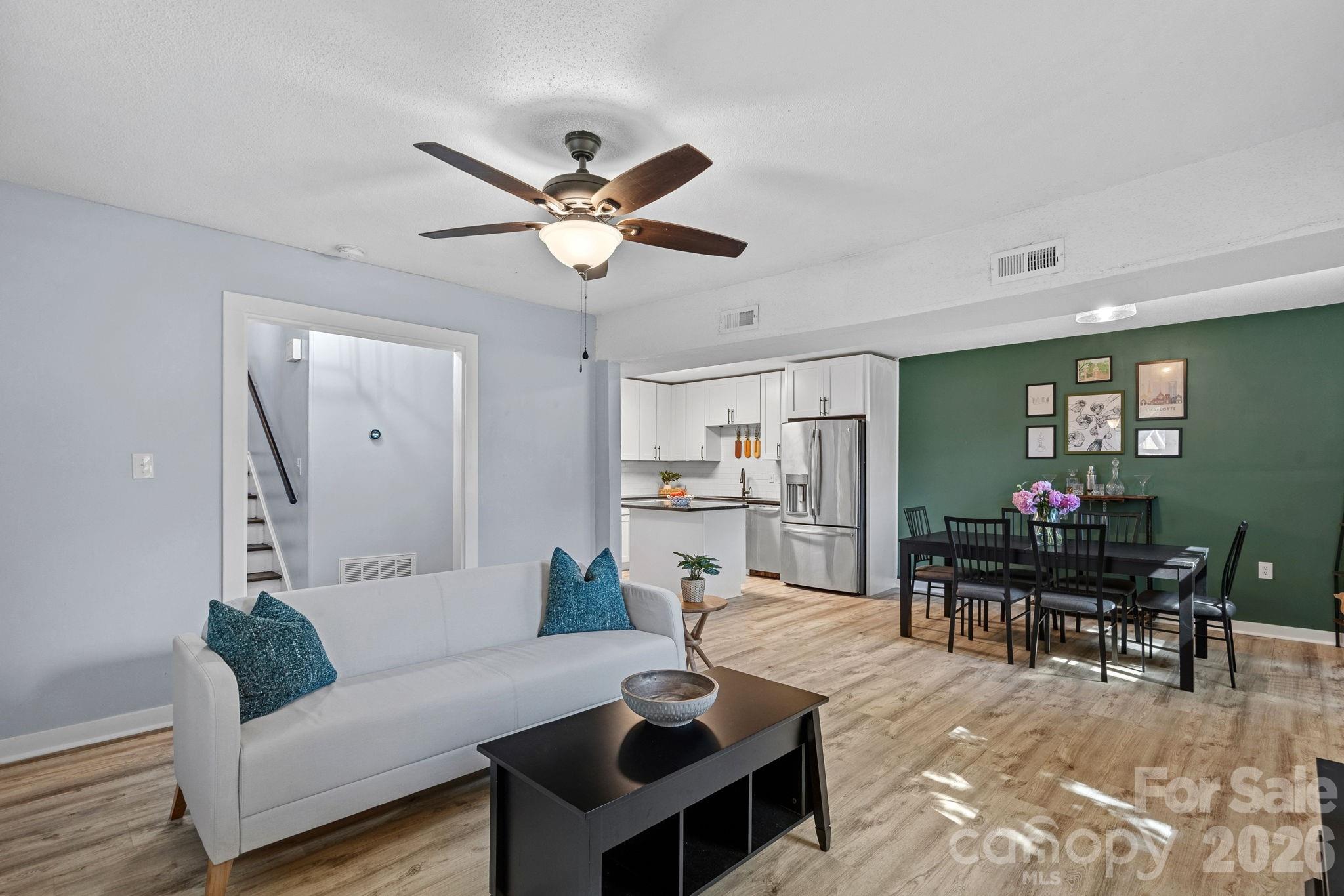 5662 Coulee Place Property Photo 4