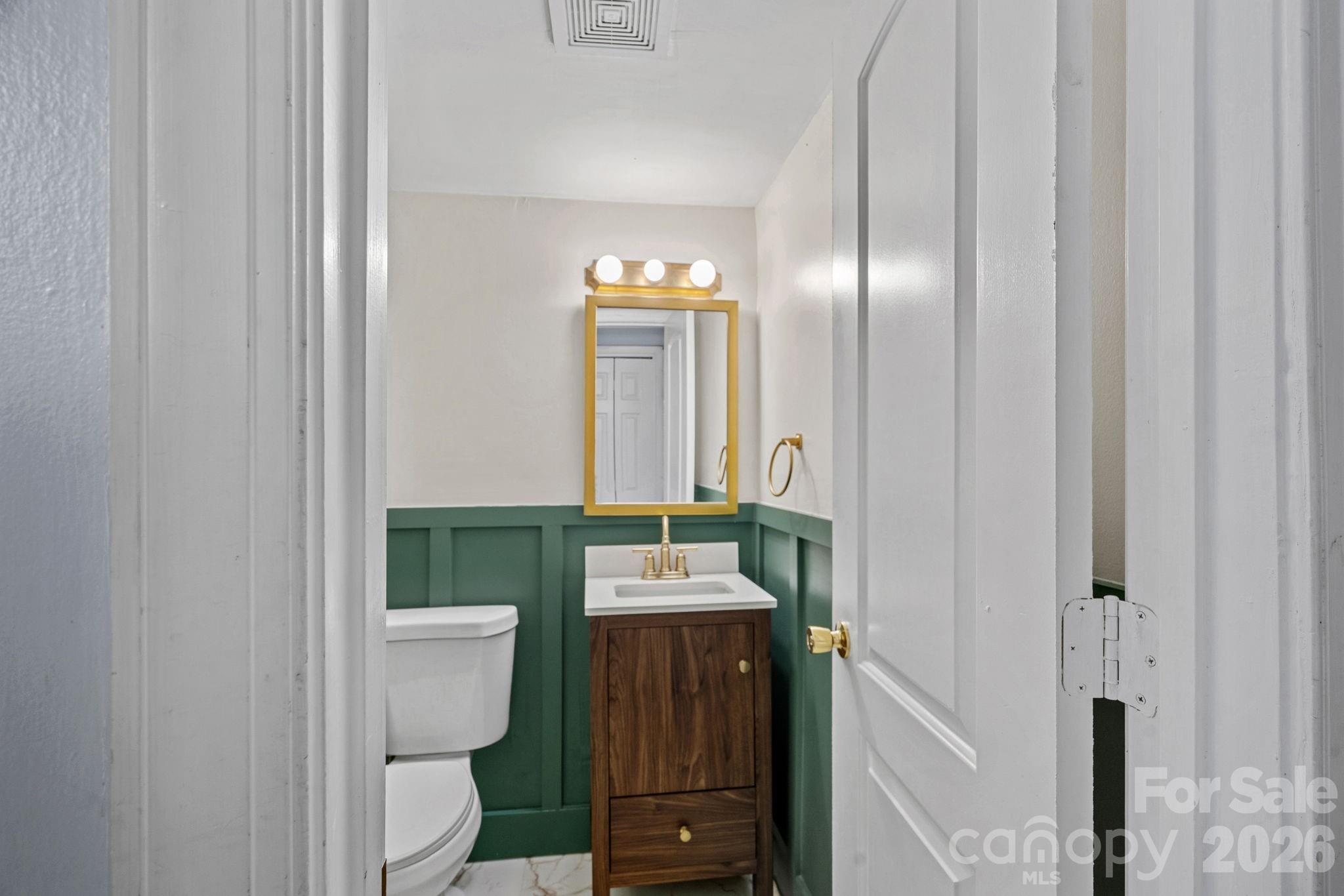 5662 Coulee Place Property Photo 9