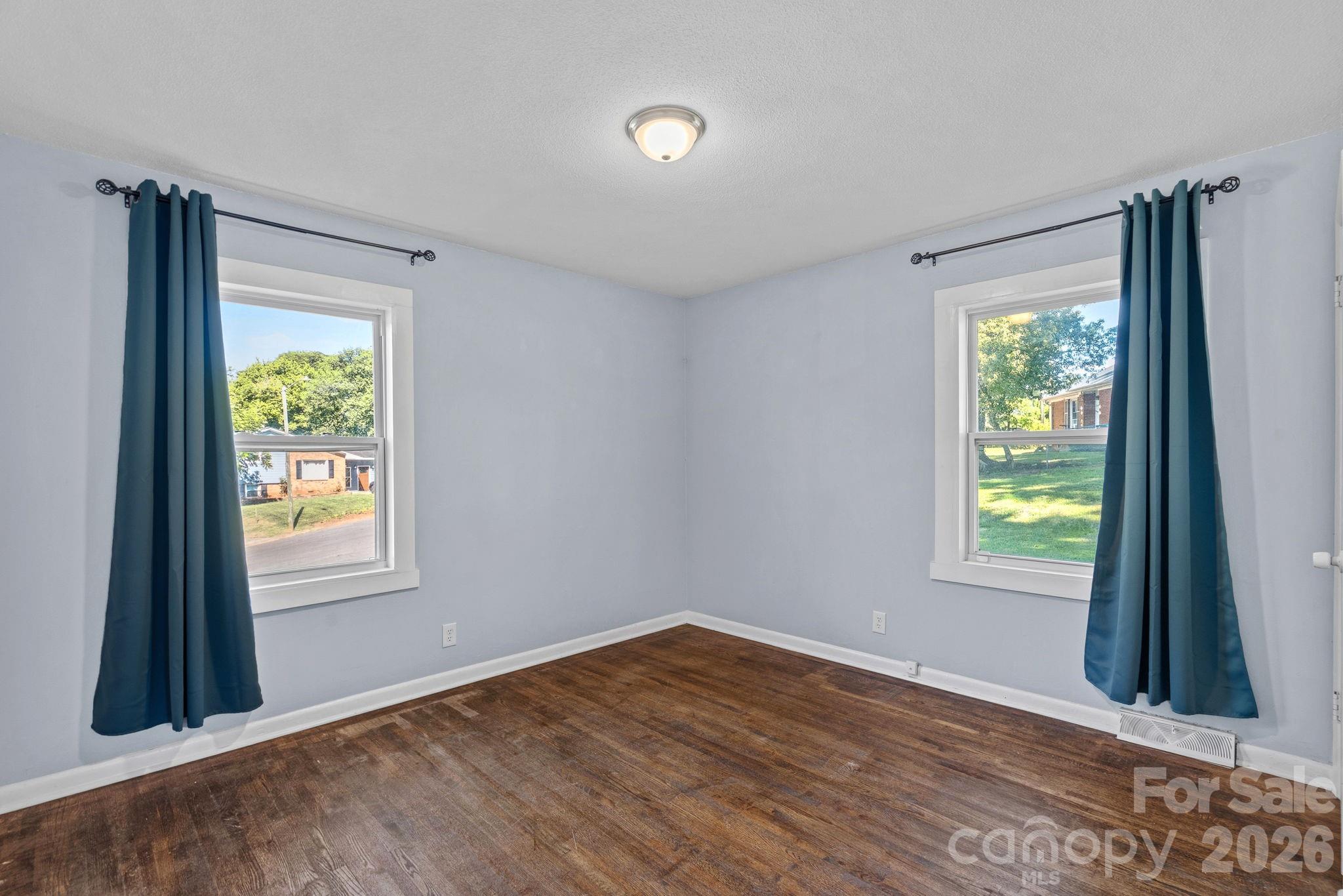 5662 Coulee Place Property Photo 14