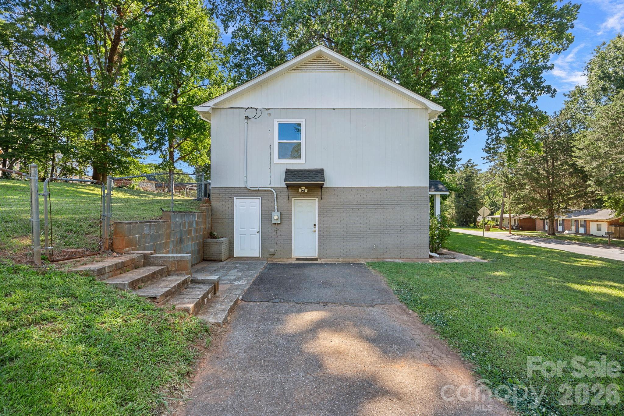 5662 Coulee Place Property Photo 16