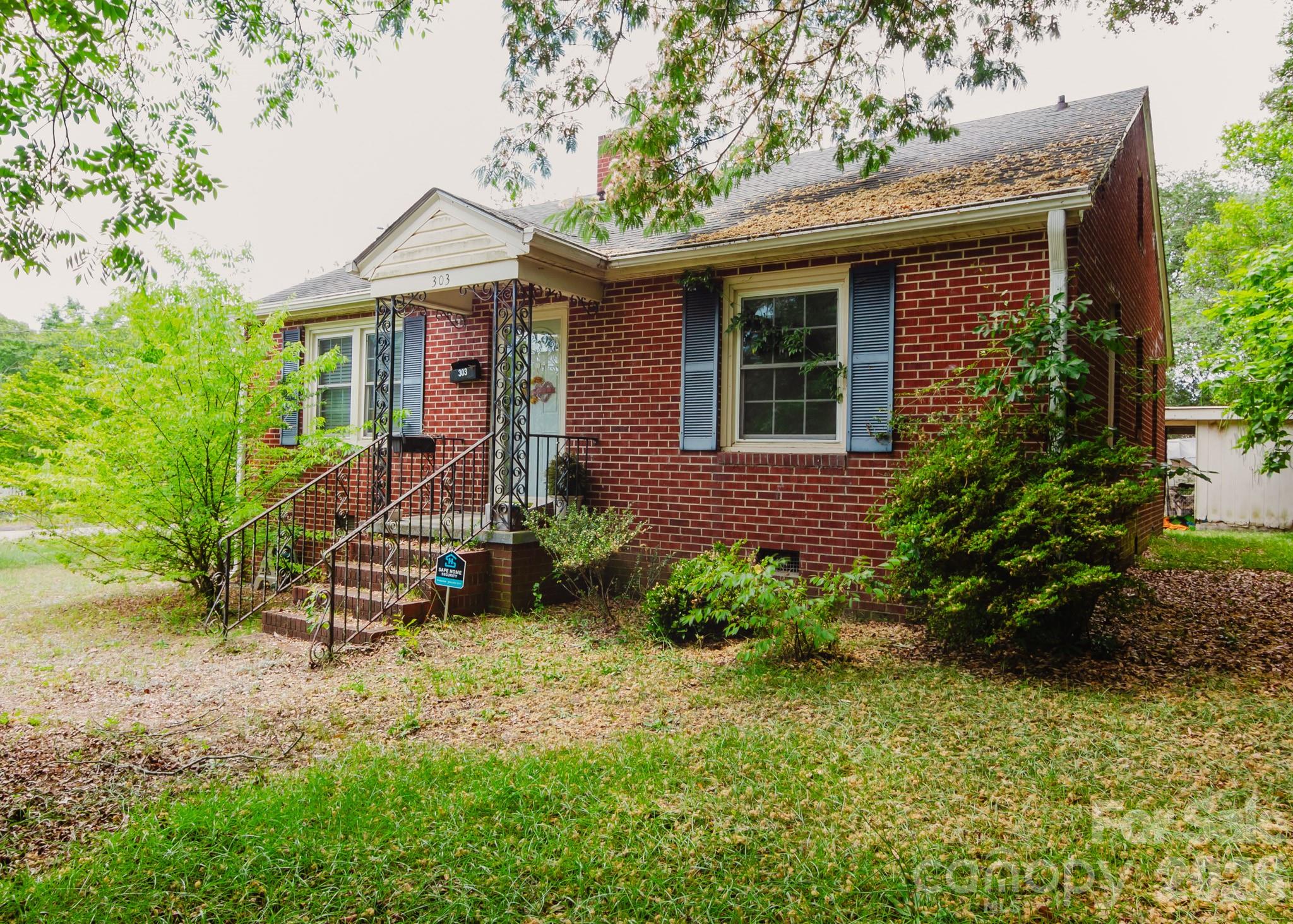 303 Myrtle Avenue Property Photo 1