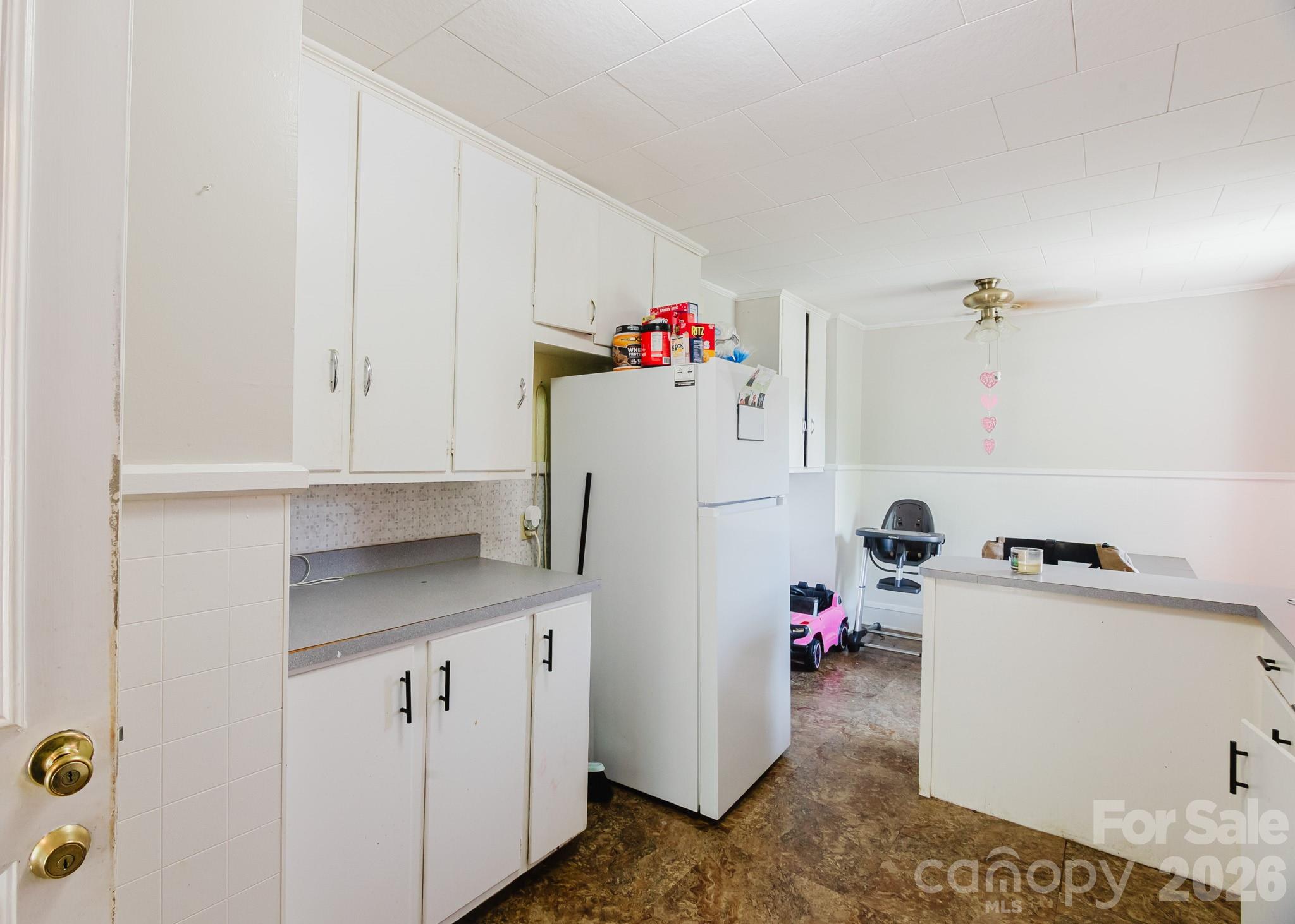 303 Myrtle Avenue Property Photo 8