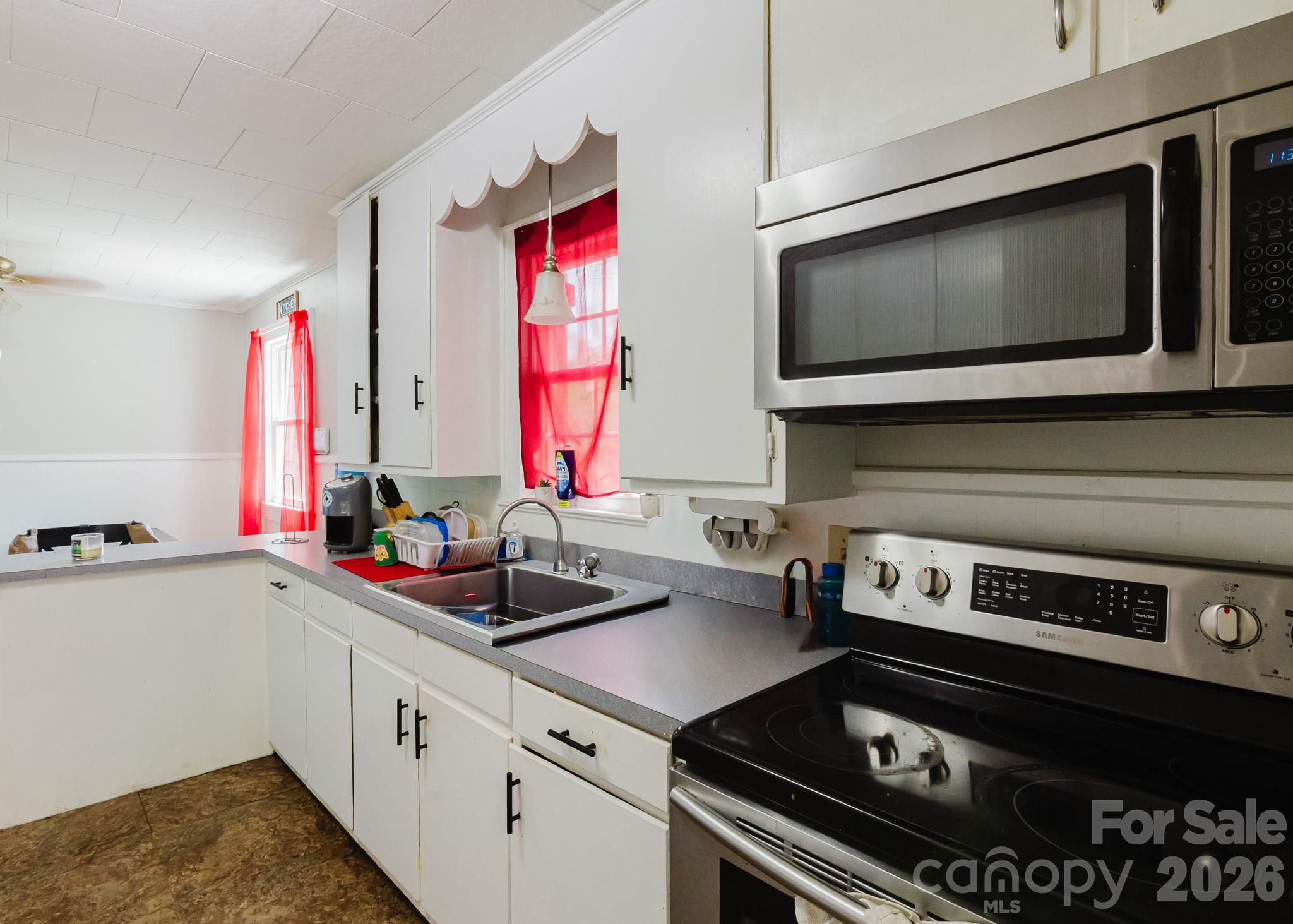 303 Myrtle Avenue Property Photo 9