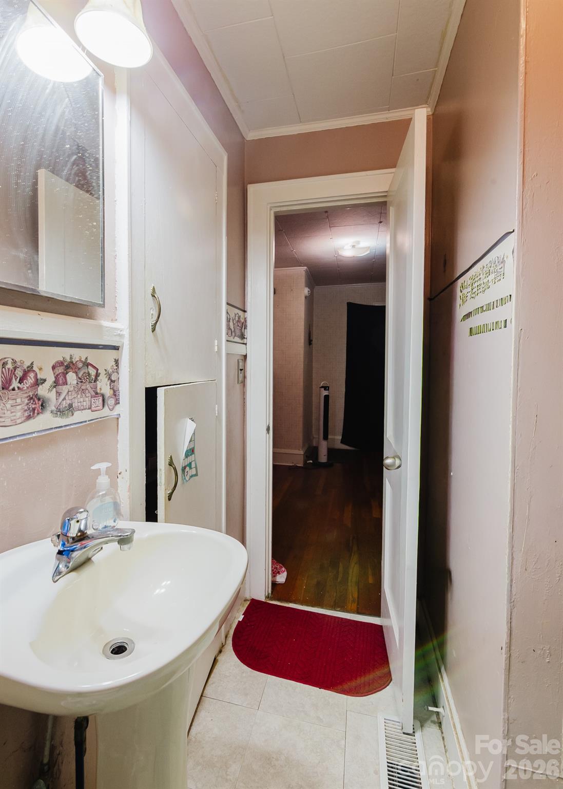 303 Myrtle Avenue Property Photo 14