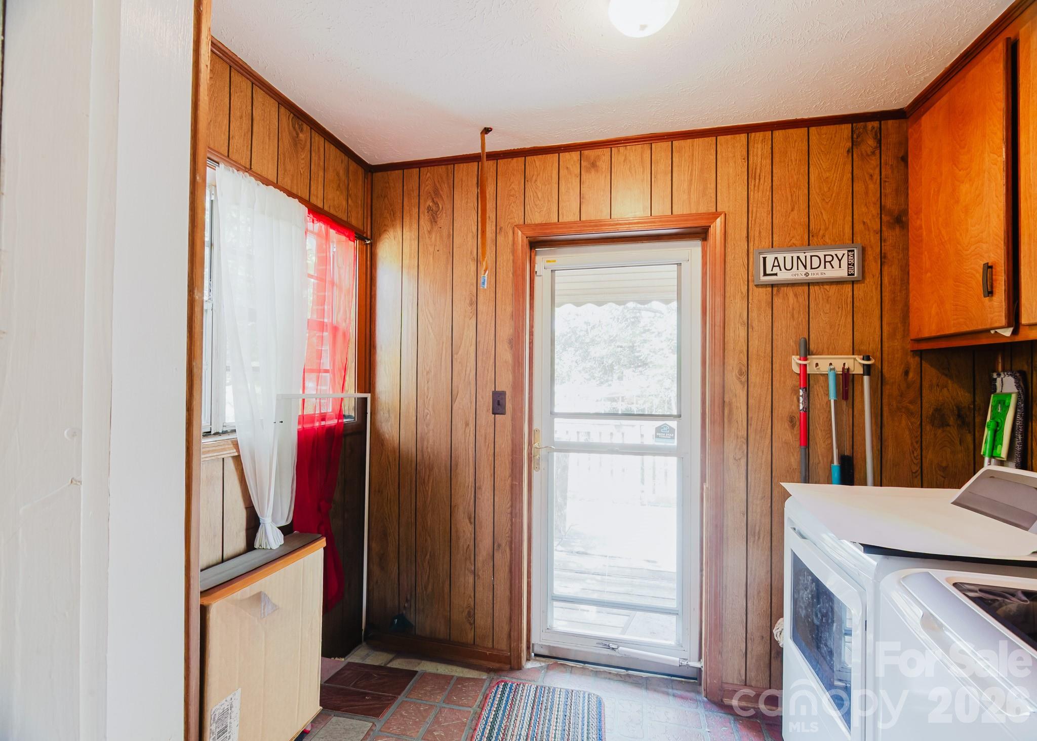 303 Myrtle Avenue Property Photo 23