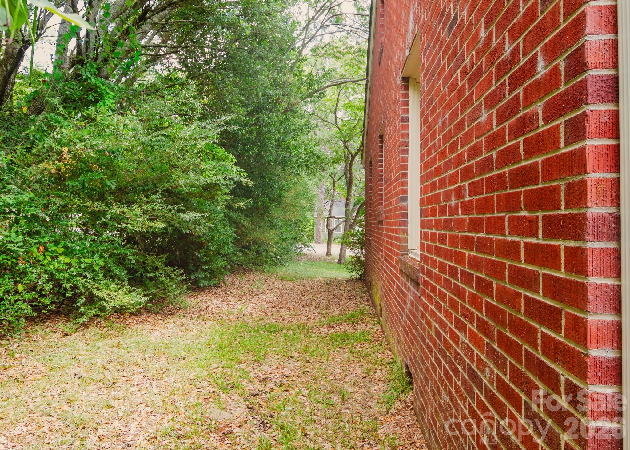 303 Myrtle Avenue Property Photo 25