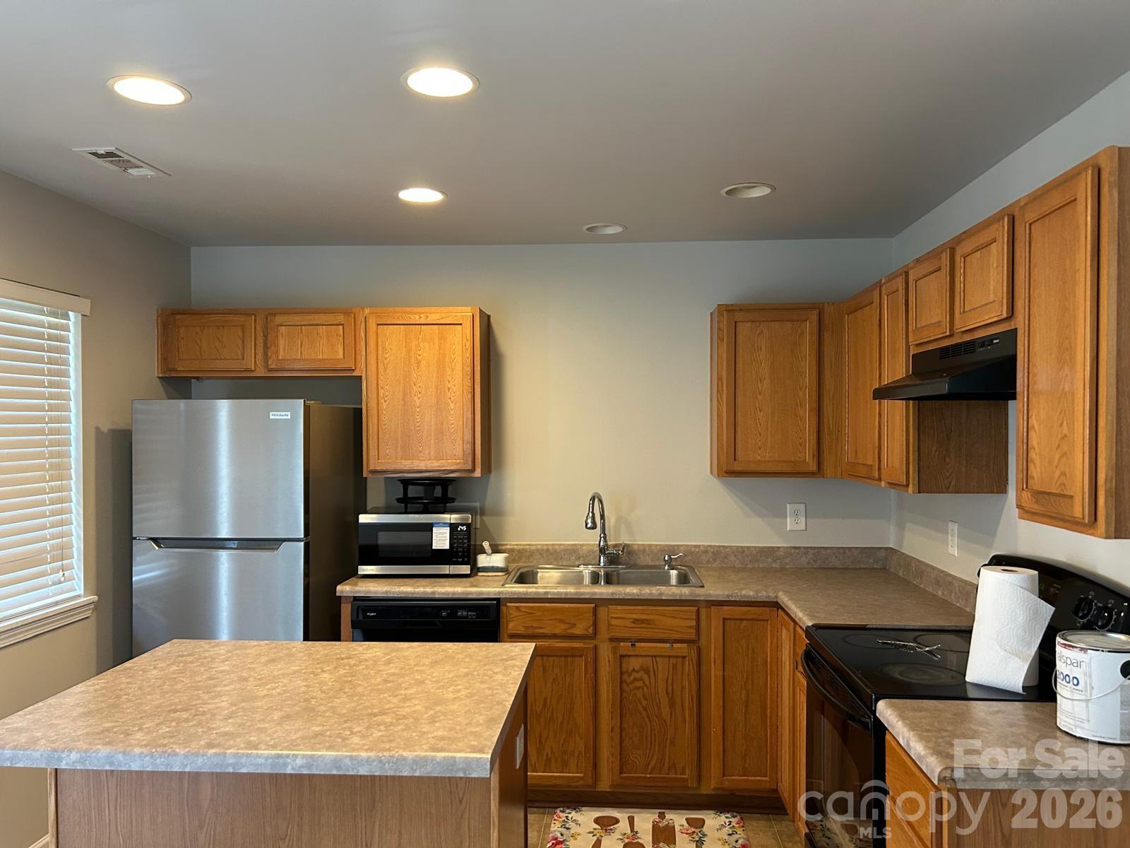 11040 Derryrush Drive Property Photo 3