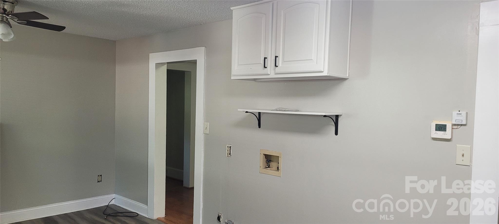 212 E Bell Street Property Photo 7