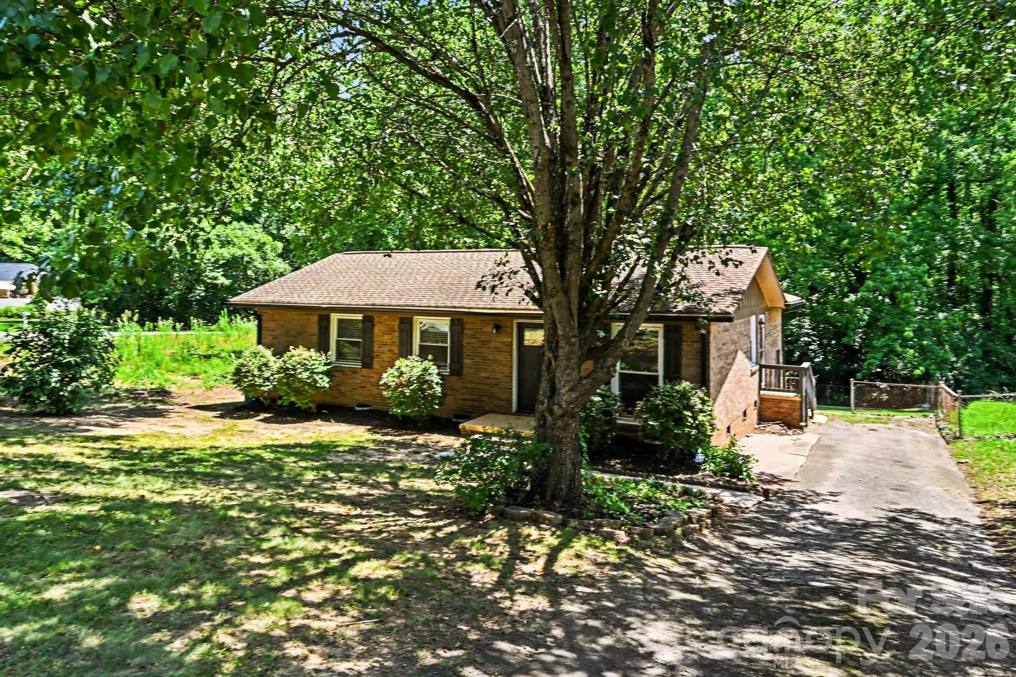 1126 Claremont Road Property Photo 2