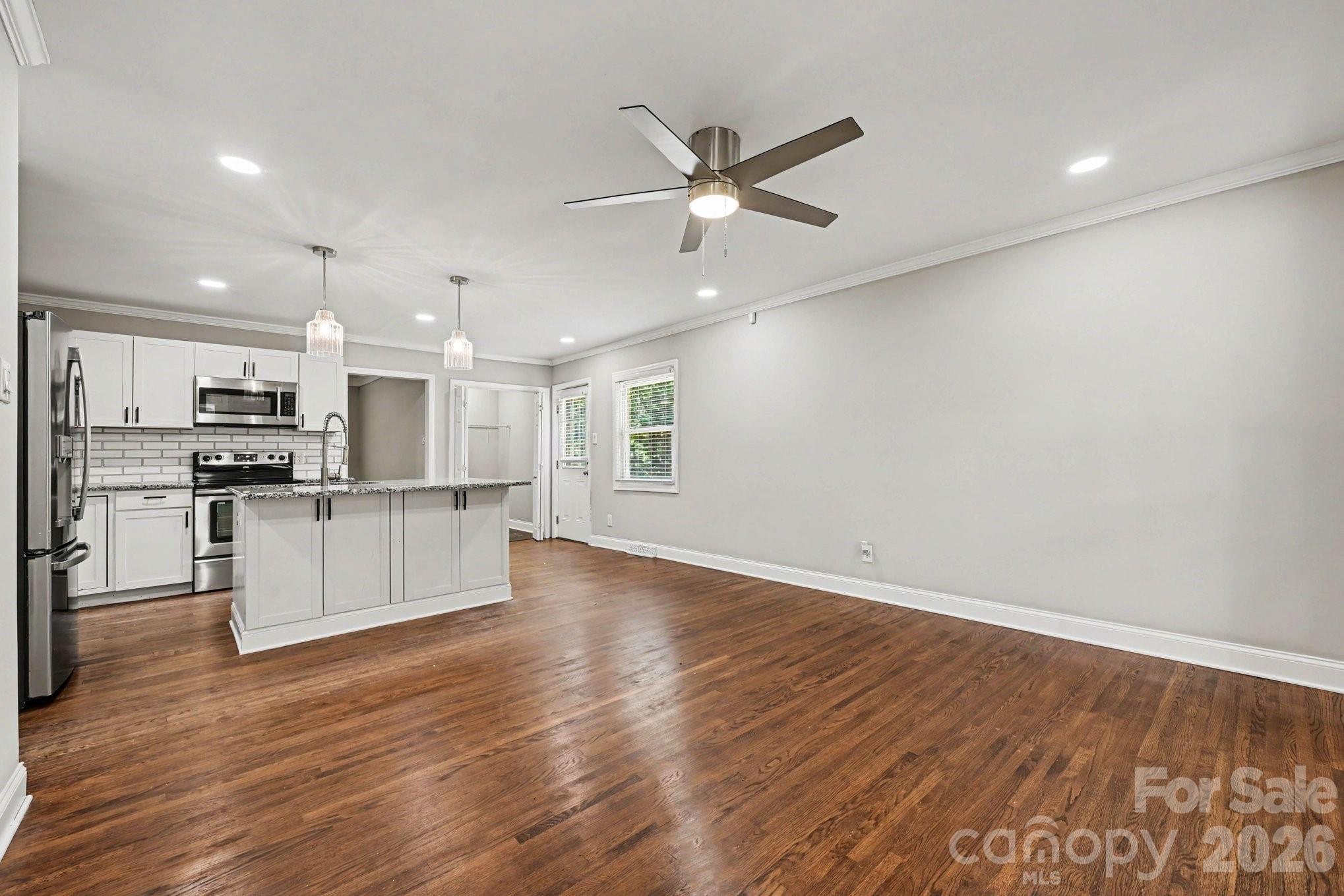 1126 Claremont Road Property Photo 3