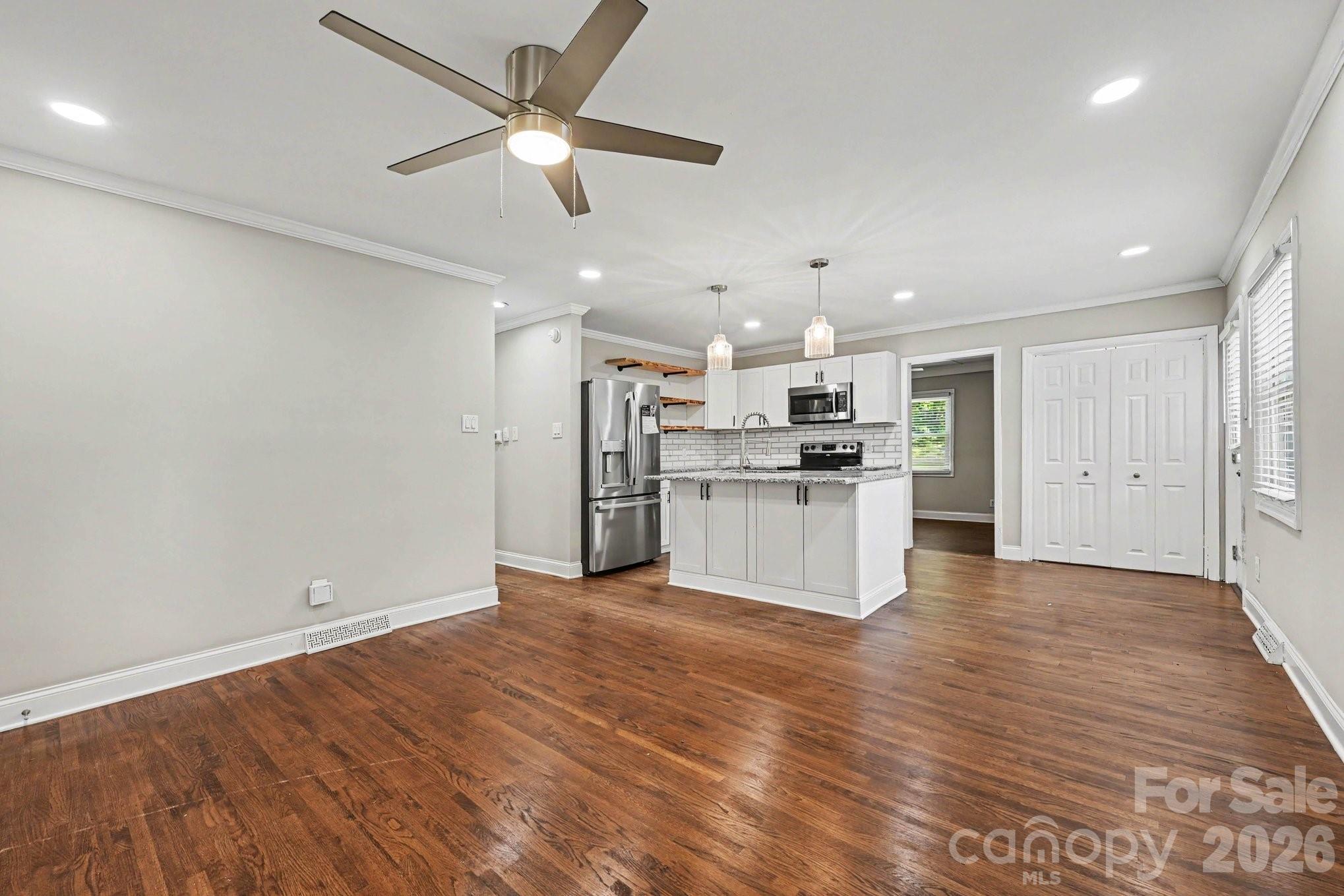 1126 Claremont Road Property Photo 4