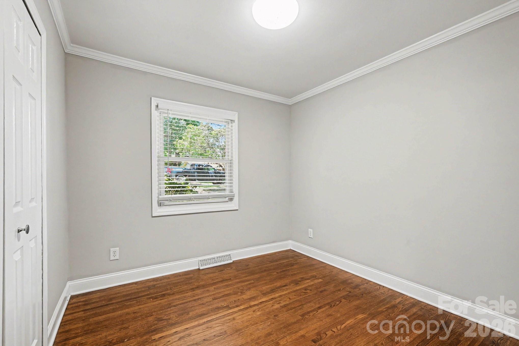 1126 Claremont Road Property Photo 11