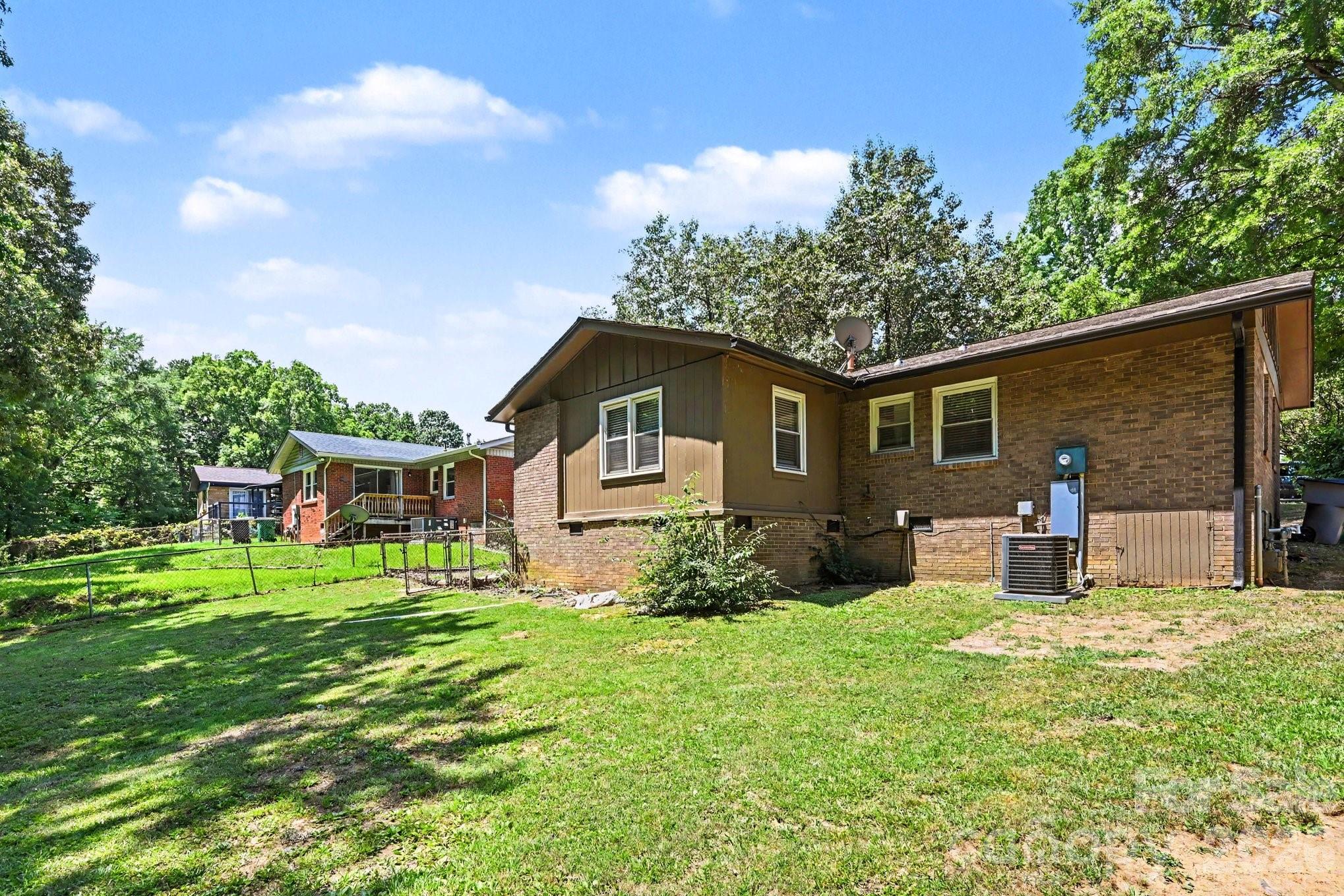 1126 Claremont Road Property Photo 15