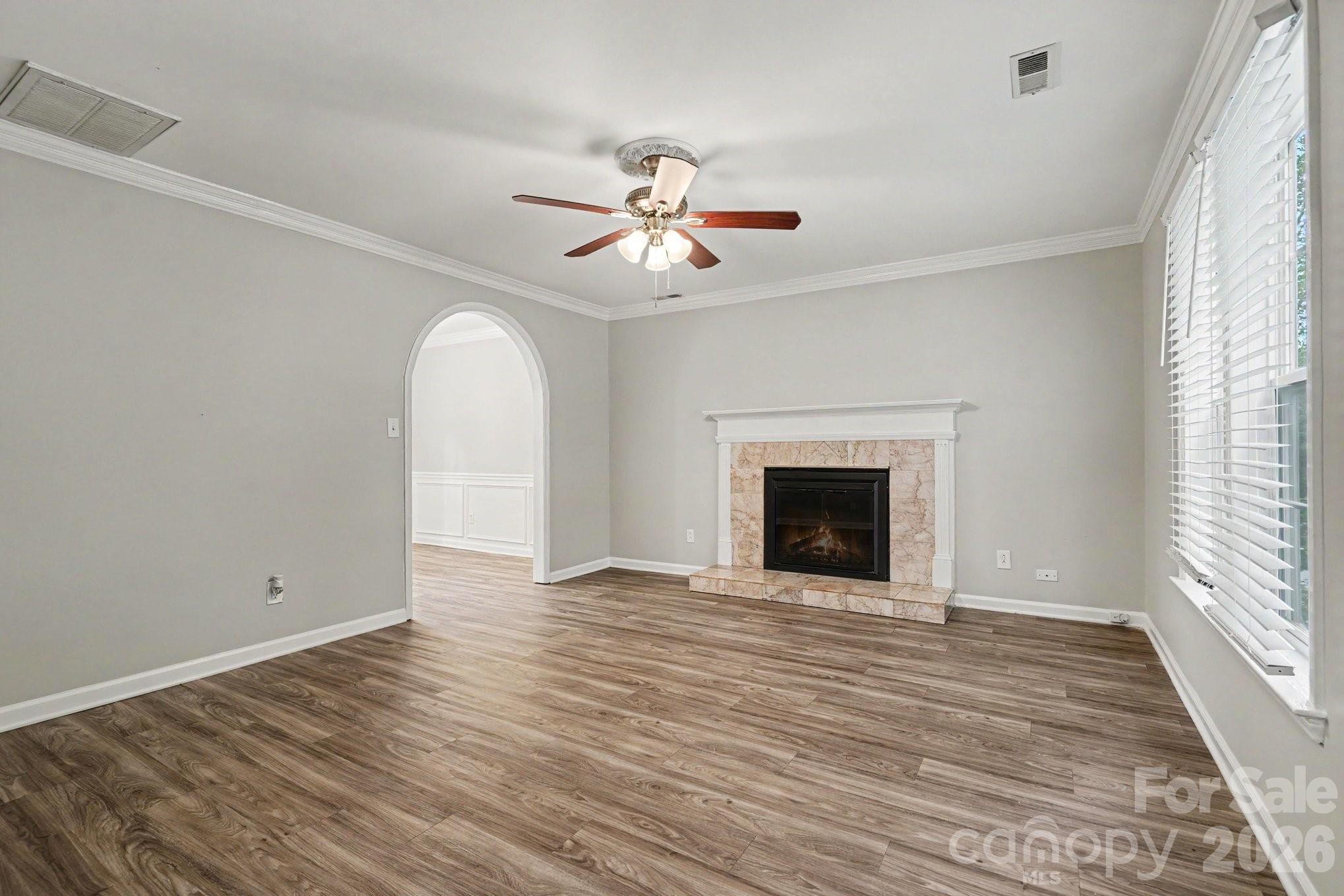 8904 Brown Oak Court Property Photo 5