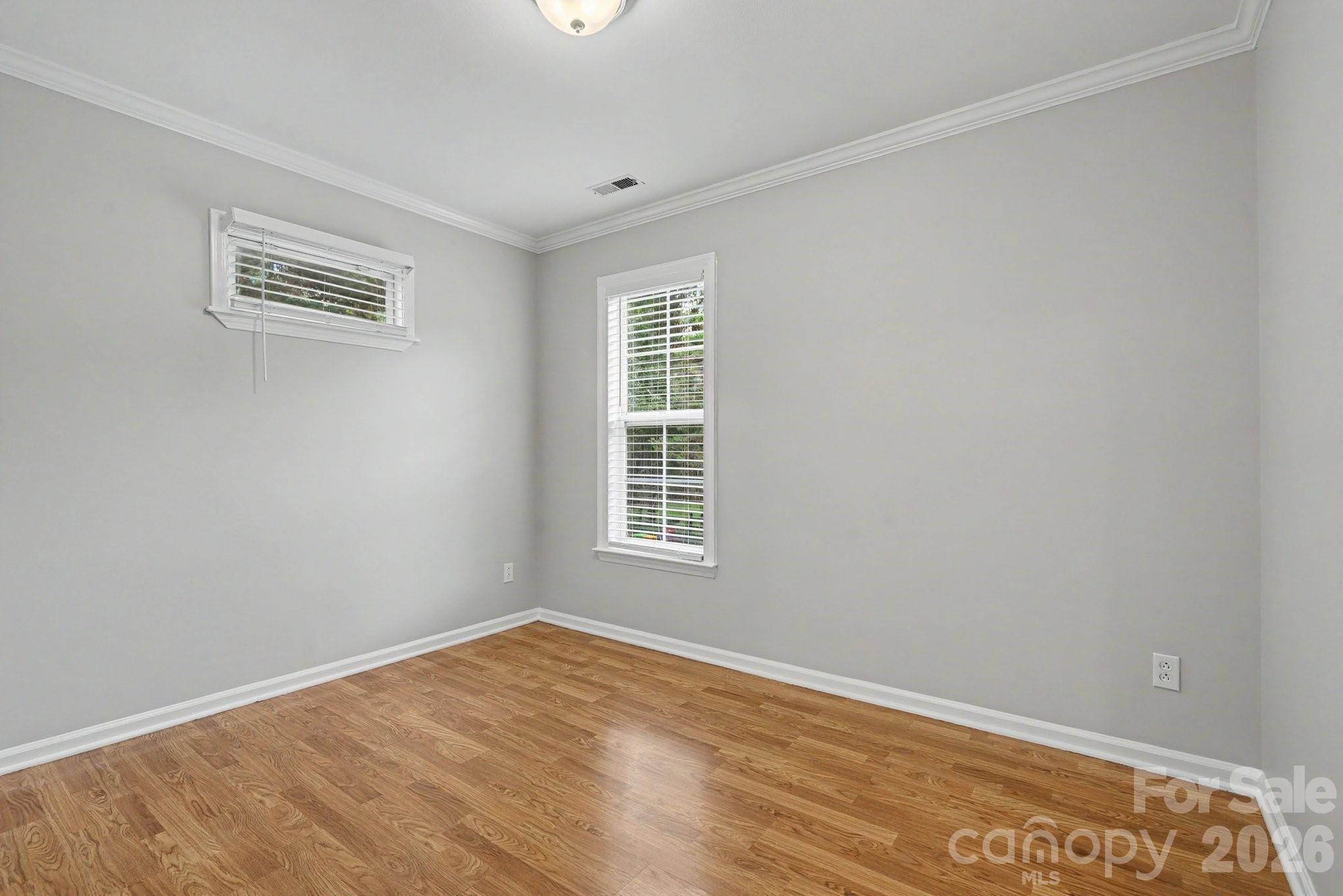 8904 Brown Oak Court Property Photo 10