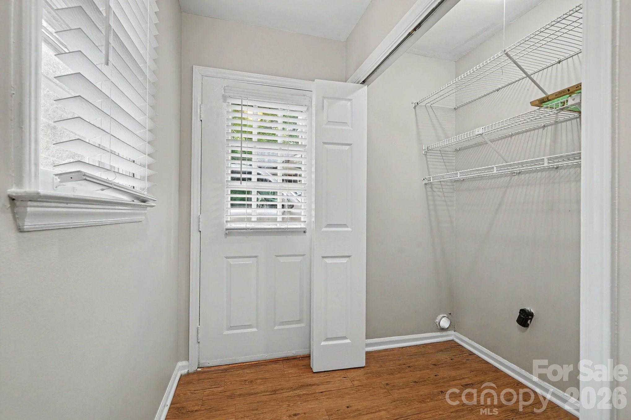 8904 Brown Oak Court Property Photo 17
