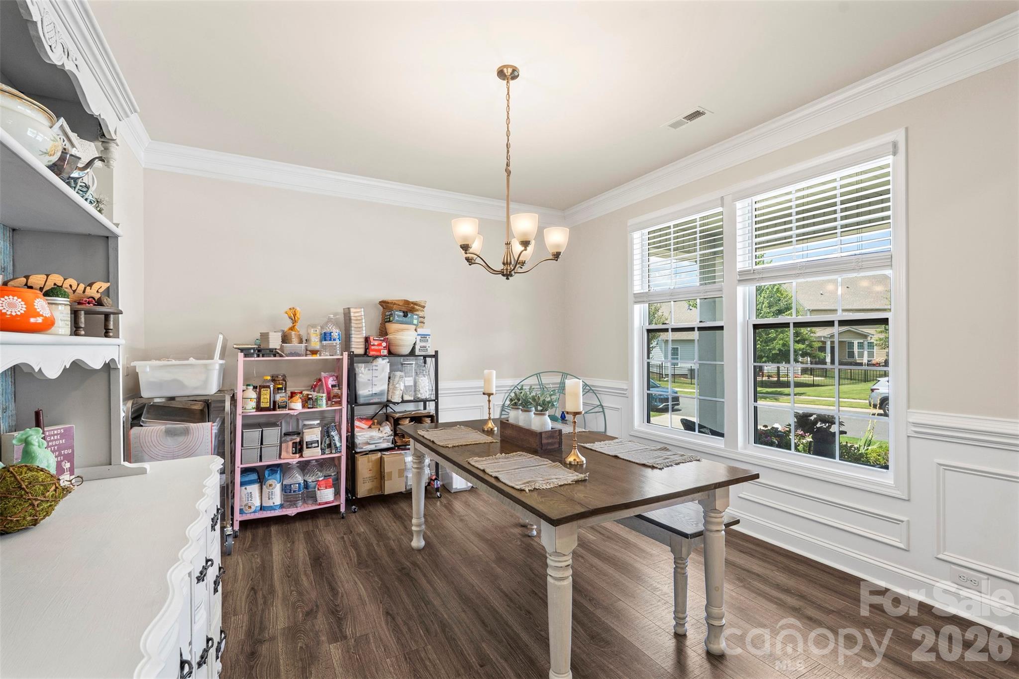 1016 Arbury Way Property Photo 6