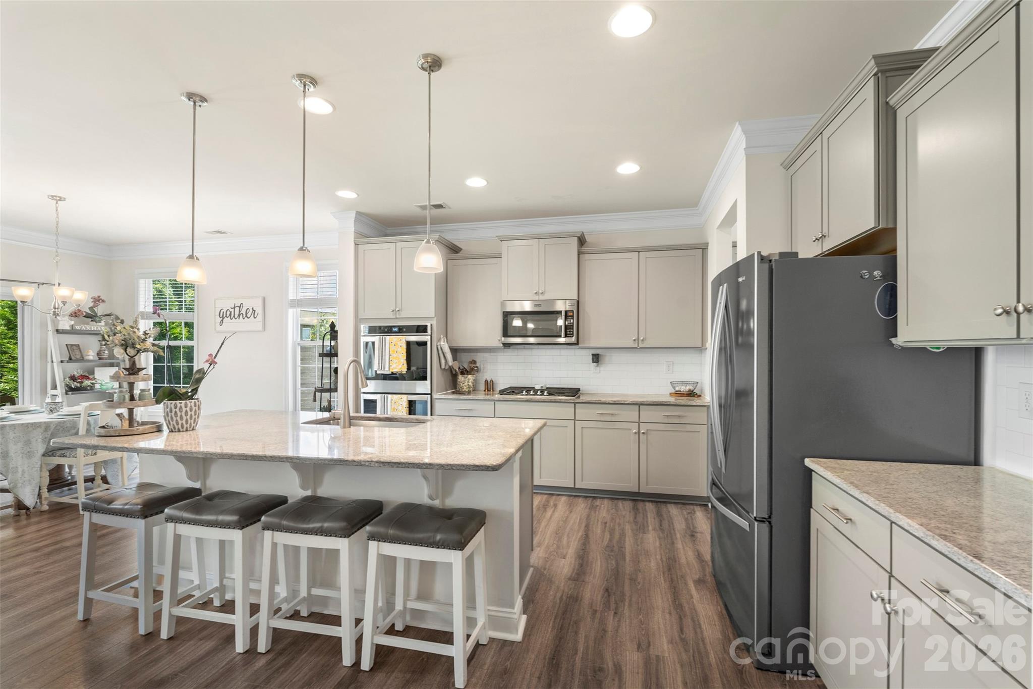 1016 Arbury Way Property Photo 11