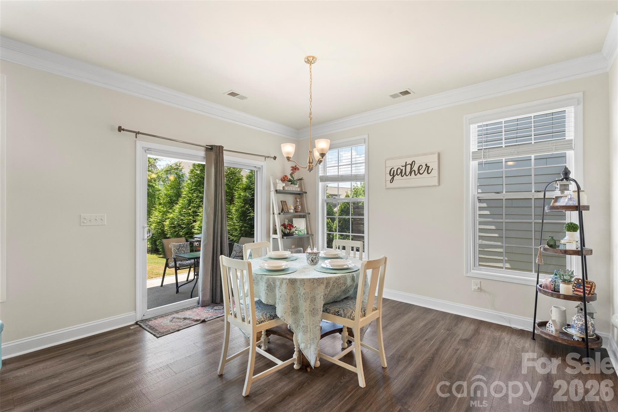 1016 Arbury Way Property Photo 14
