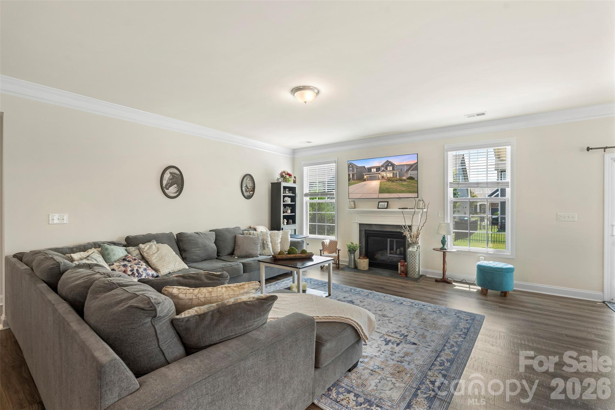 1016 Arbury Way Property Photo 16