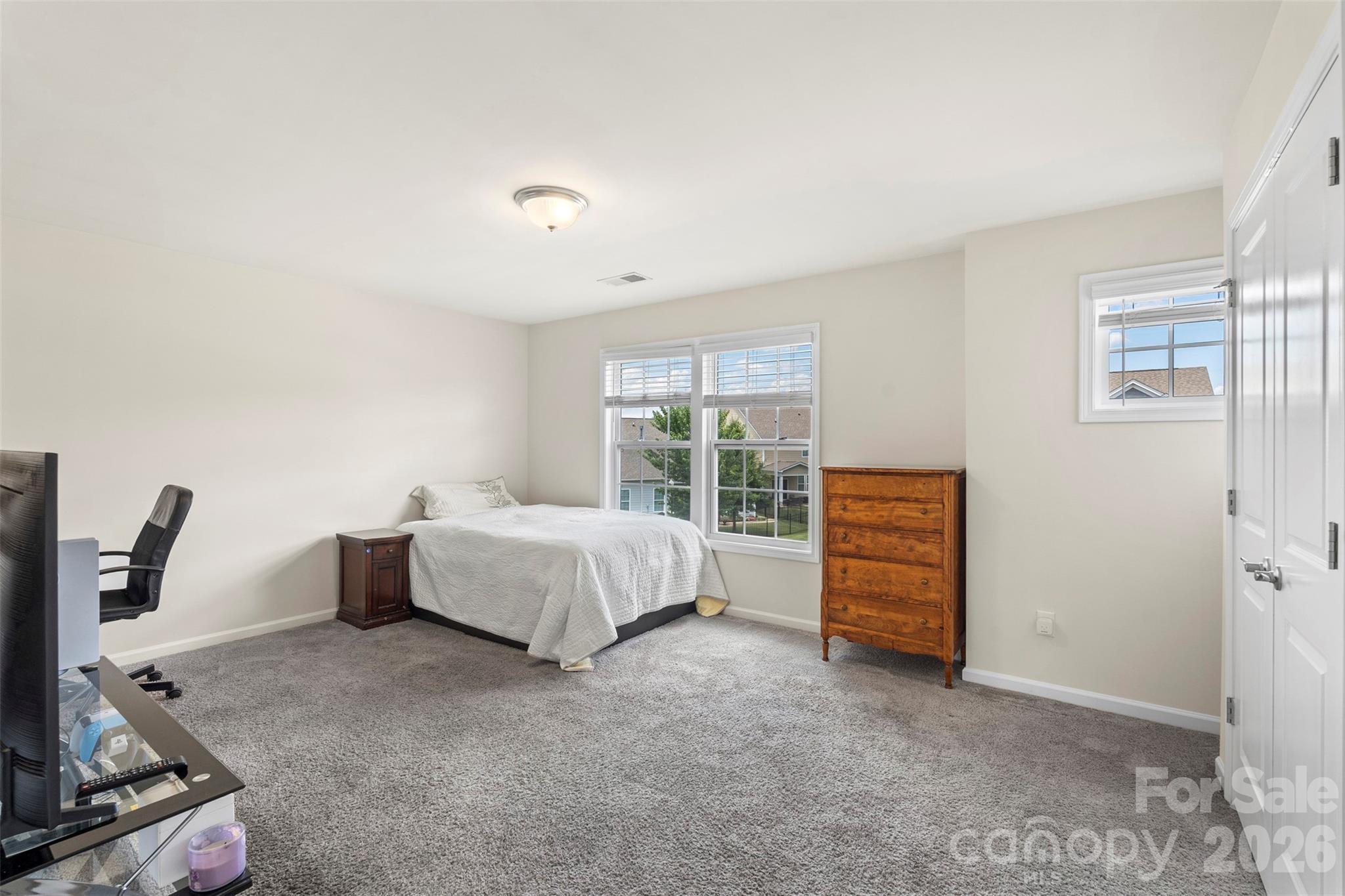 1016 Arbury Way Property Photo 29