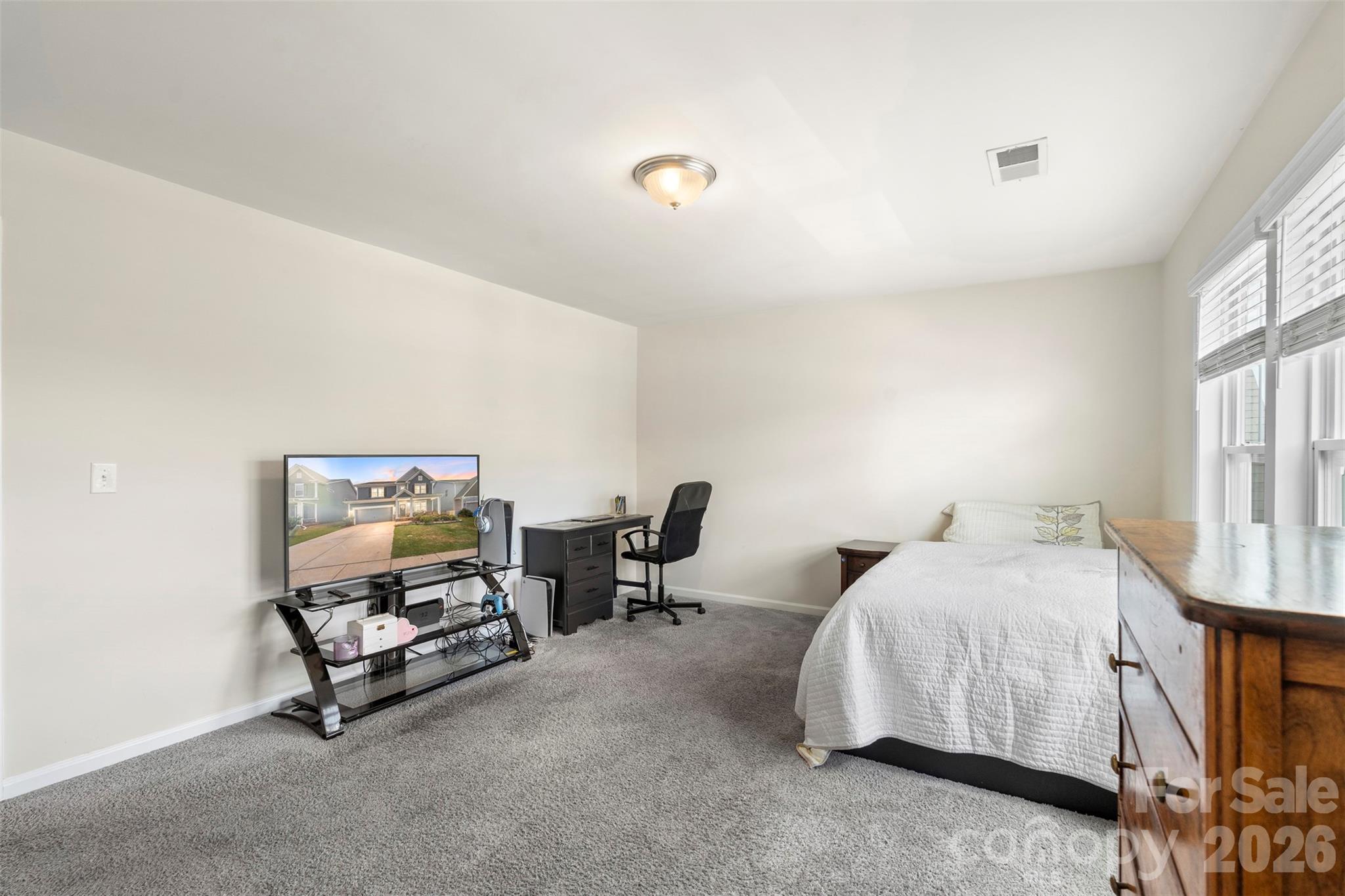 1016 Arbury Way Property Photo 30