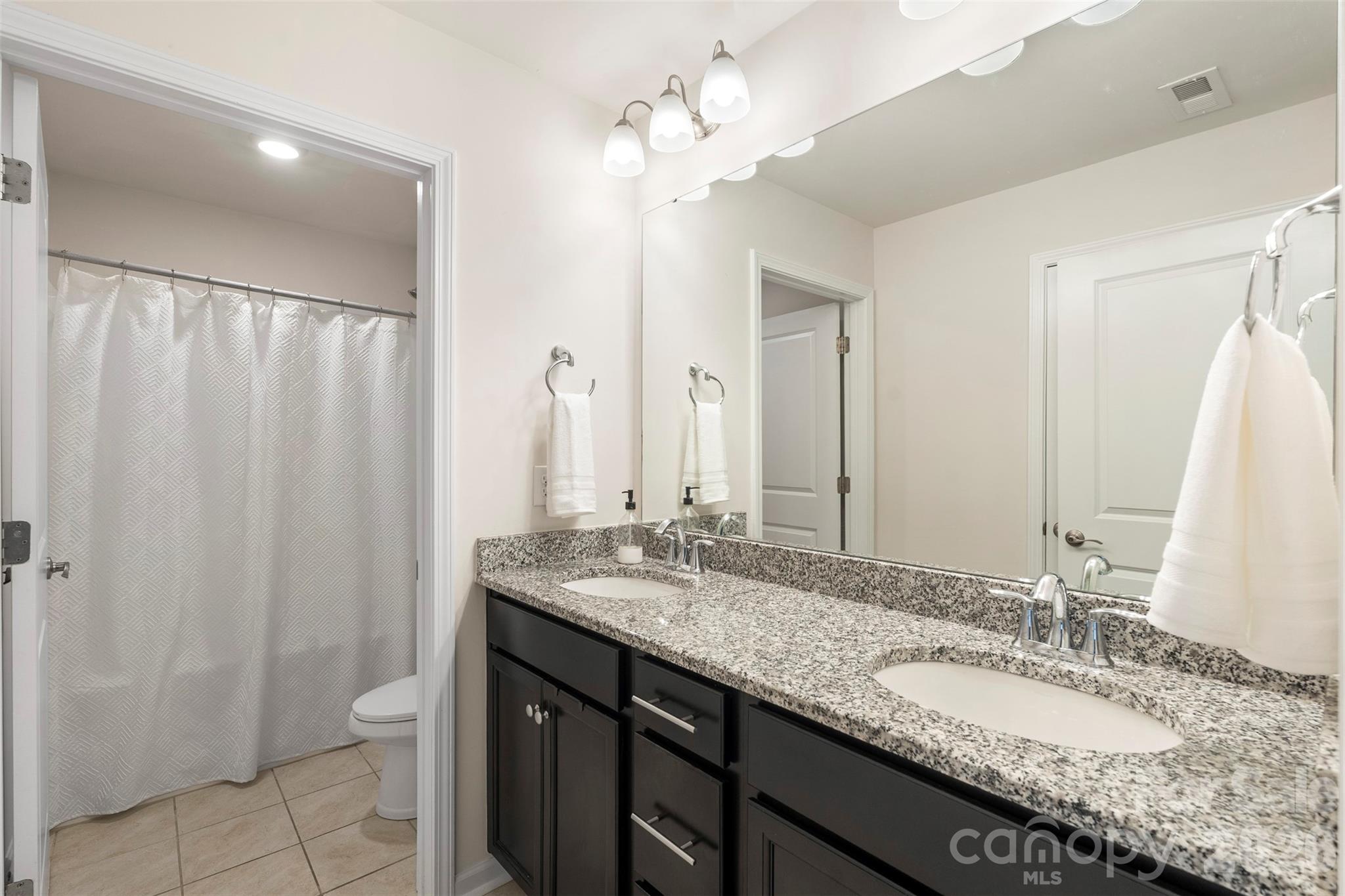 1016 Arbury Way Property Photo 34