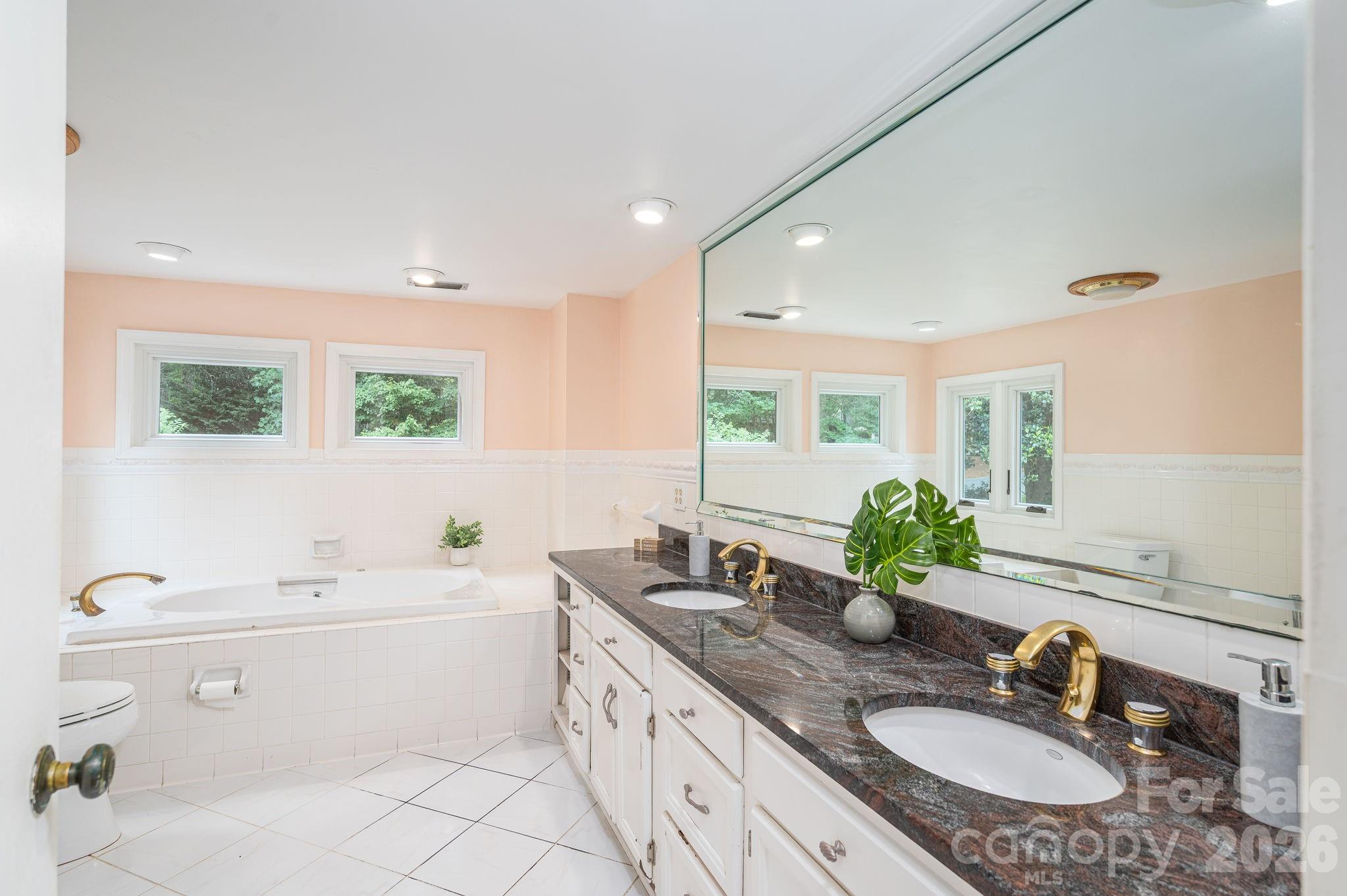 40 Catawba Ridge Road Property Photo 28