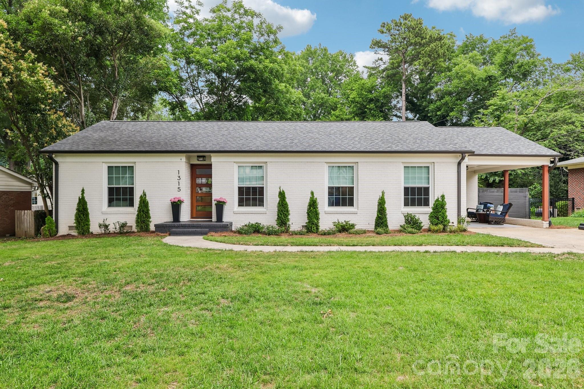 1315 Holmes Drive Property Photo 1