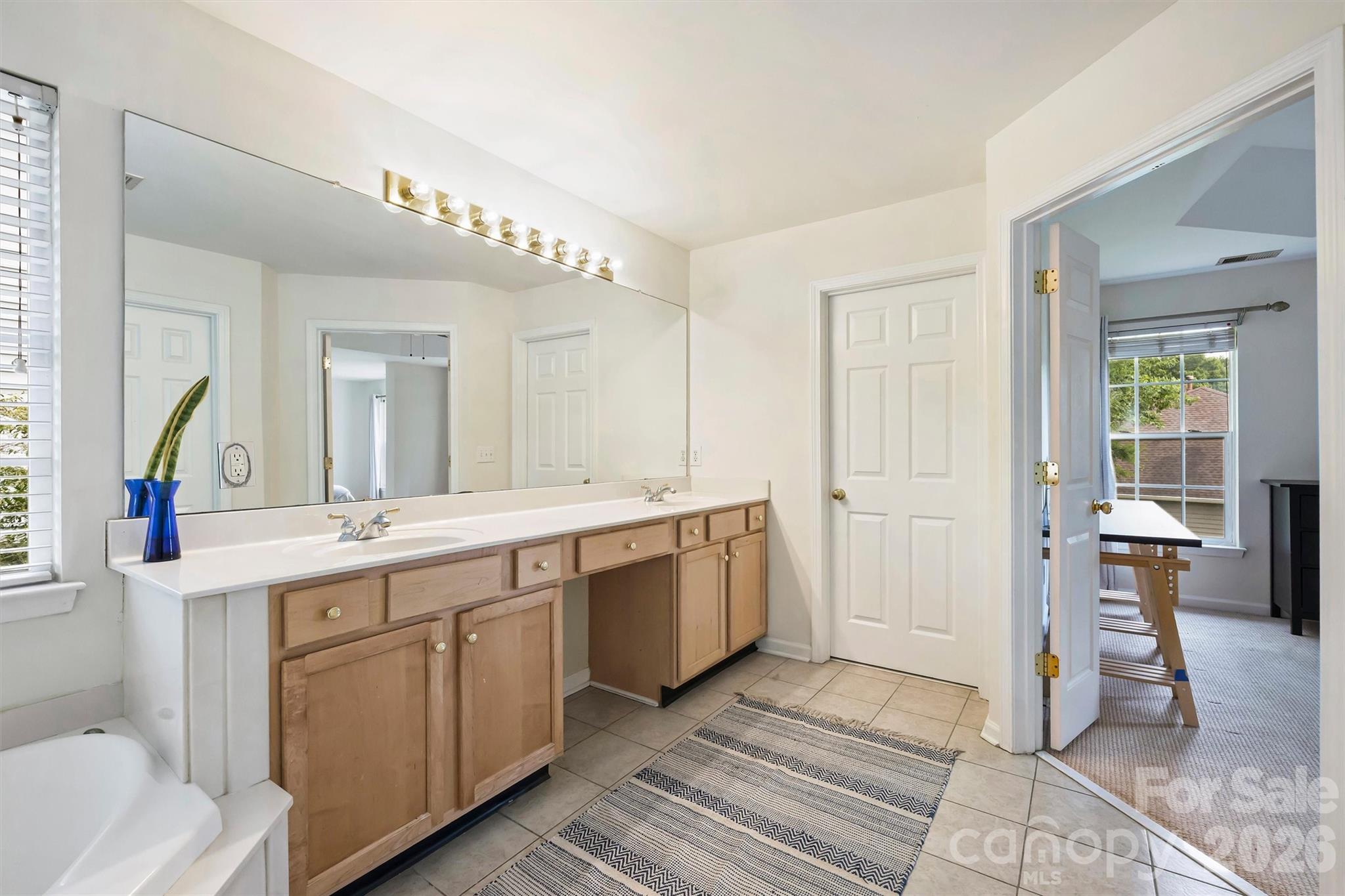 9318 Autumn Applause Drive Property Photo 30