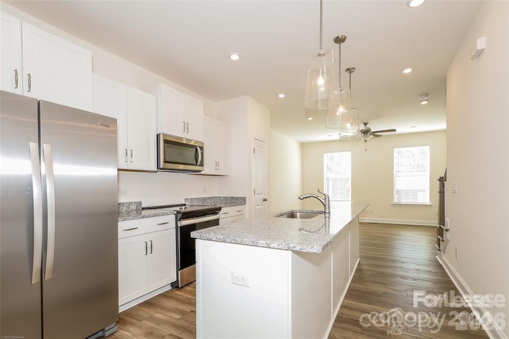 1005 S Mission Lane C2 Property Photo 6