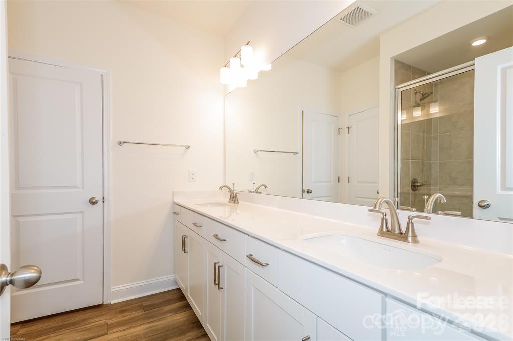 1005 S Mission Lane C2 Property Photo 10