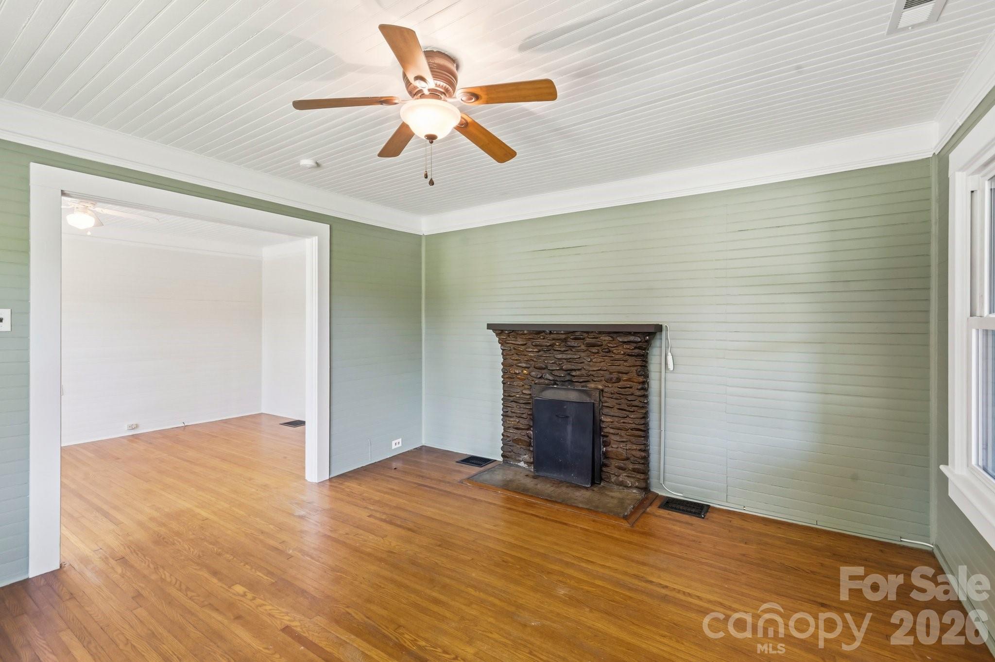 441 Main Street Property Photo 5