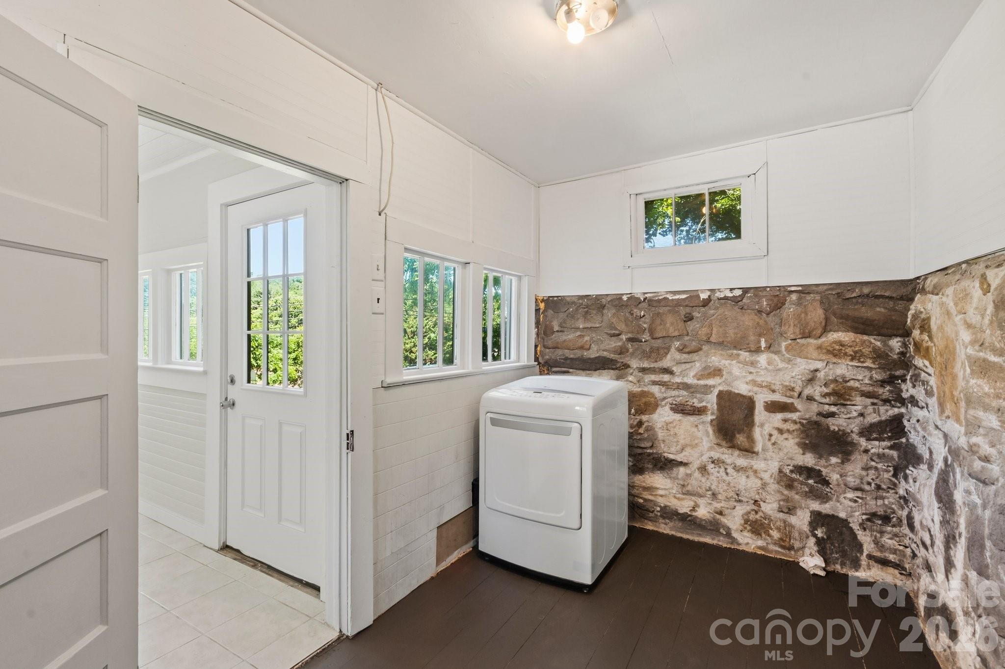 441 Main Street Property Photo 35